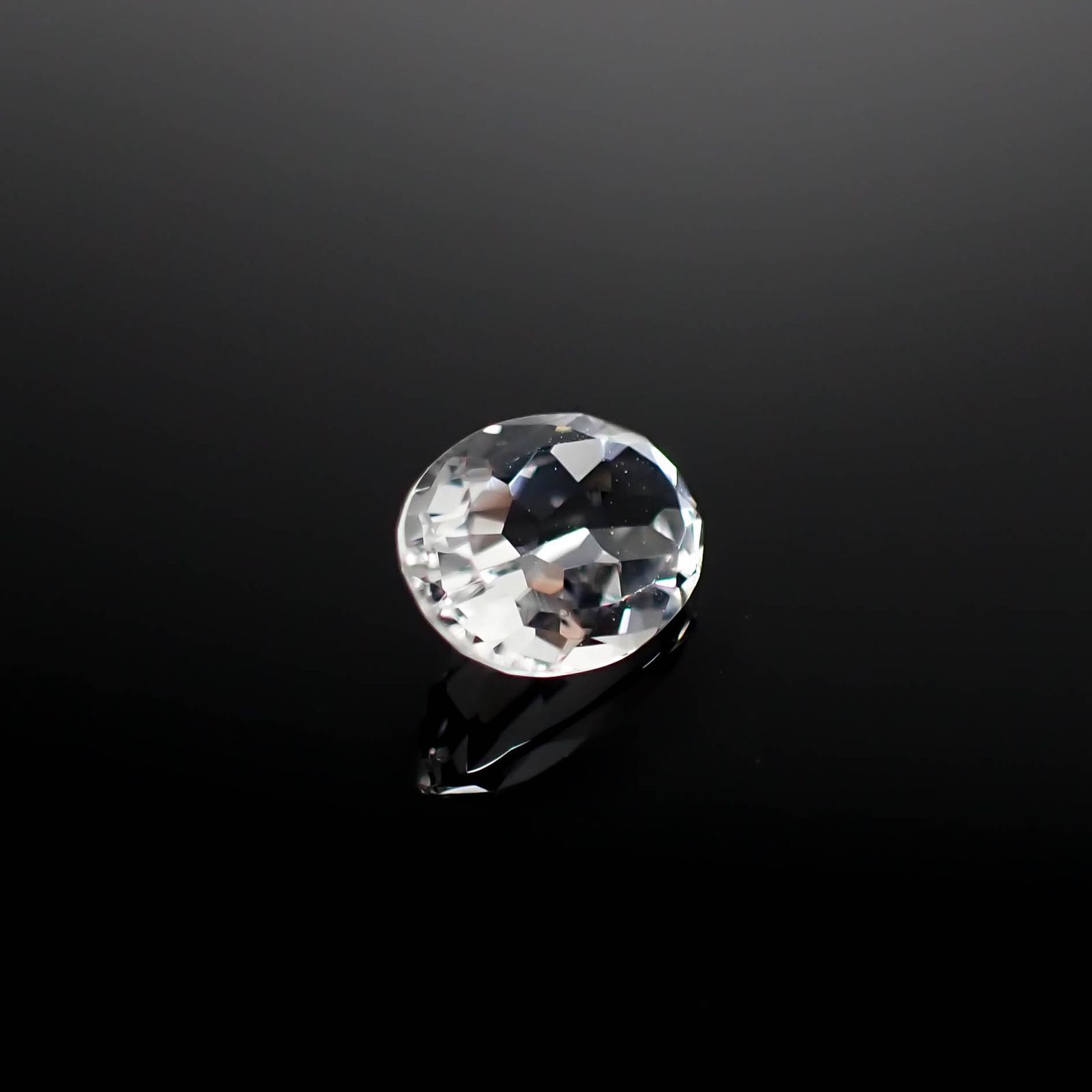 ゴッシェナイト パキスタン・ヒマラヤ産 0.68ct[240527455]7.1x5.2mm前後