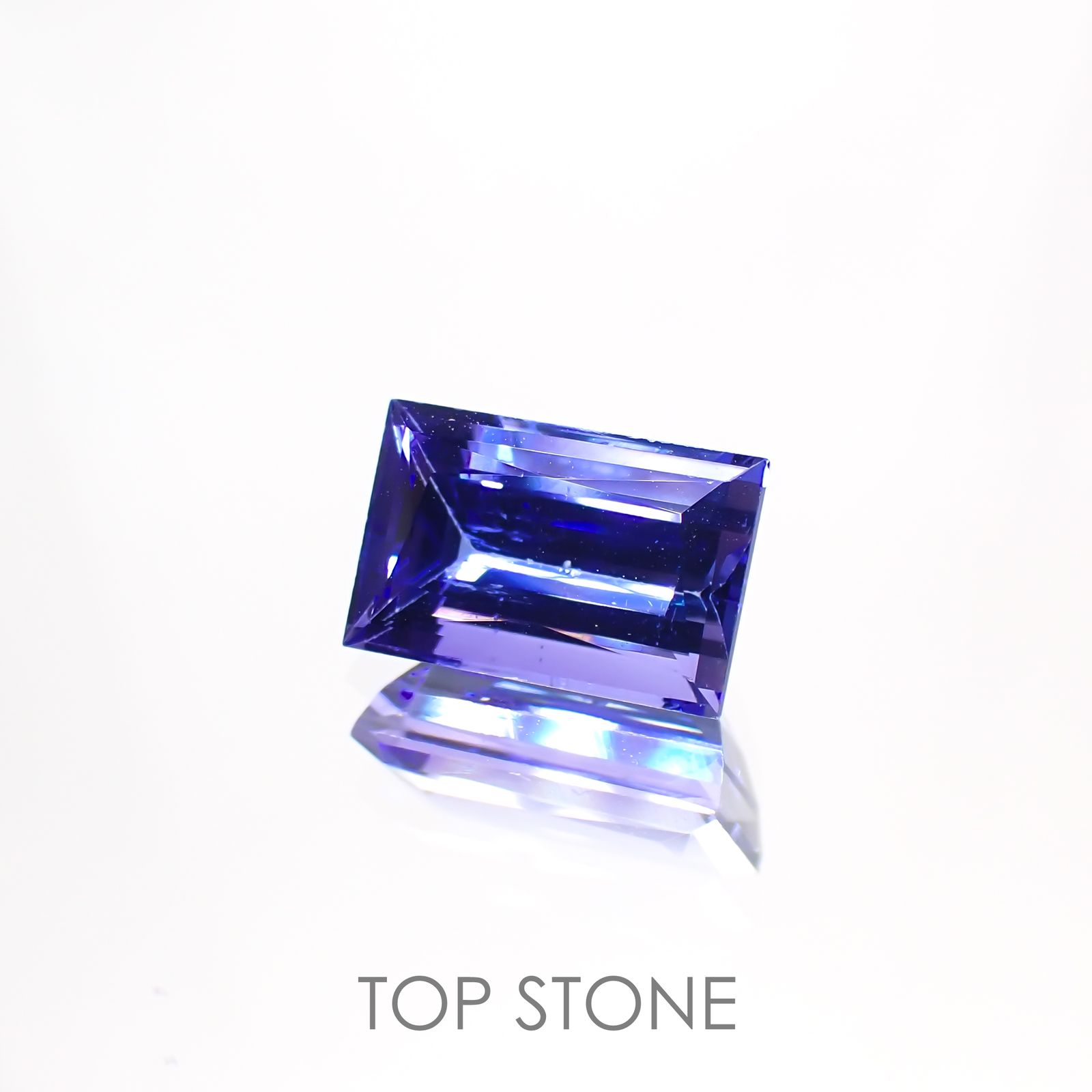 タンザナイト(宝石名タンザナイト) タンザニア産 2.345ct ソ付(彩珠)[20062541]8.9×5.8mm前後