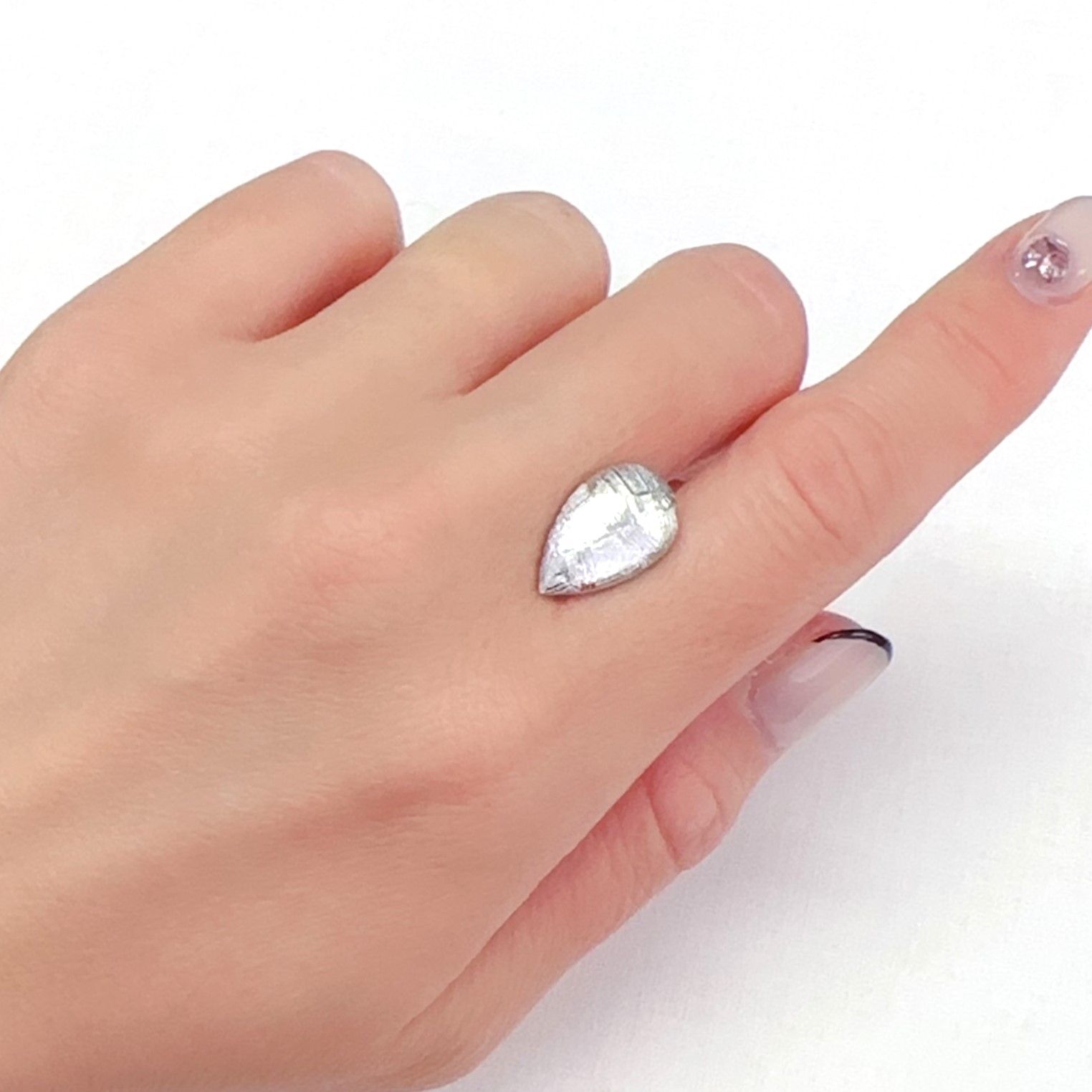 ムオニナルスタ隕石 発見地:スウェーデン 9.64ct[240125799]15.8x9.9mm前後