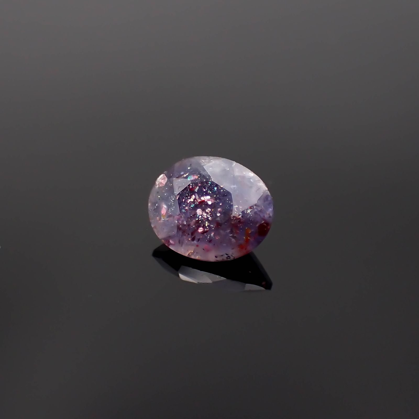 ブラッドショットアイオライト インド産 1.47ct[230622531]8.9x7.1mm前後