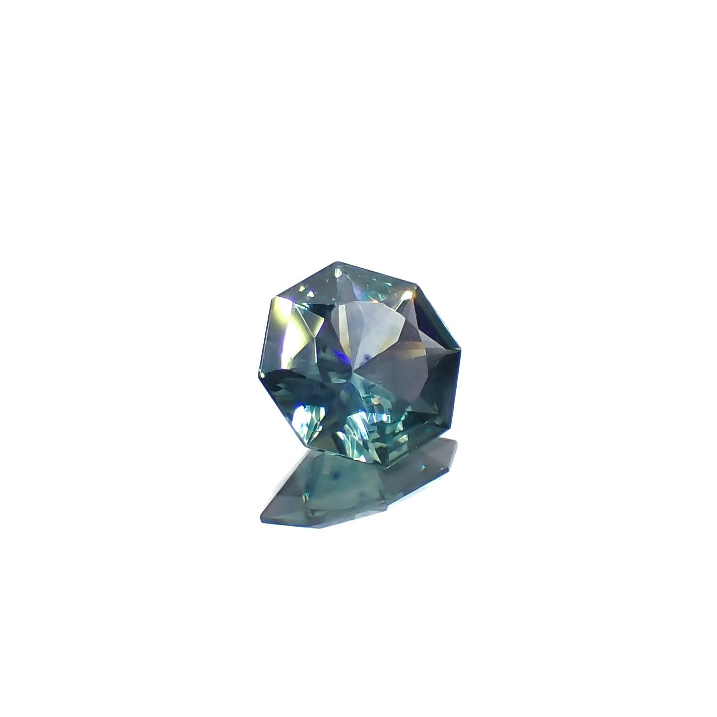 ◇オクタゴンカット◇モンタナサファイア アメリカ・モンタナ州産 0.59ct[240326404]5.5x5.5mm前後