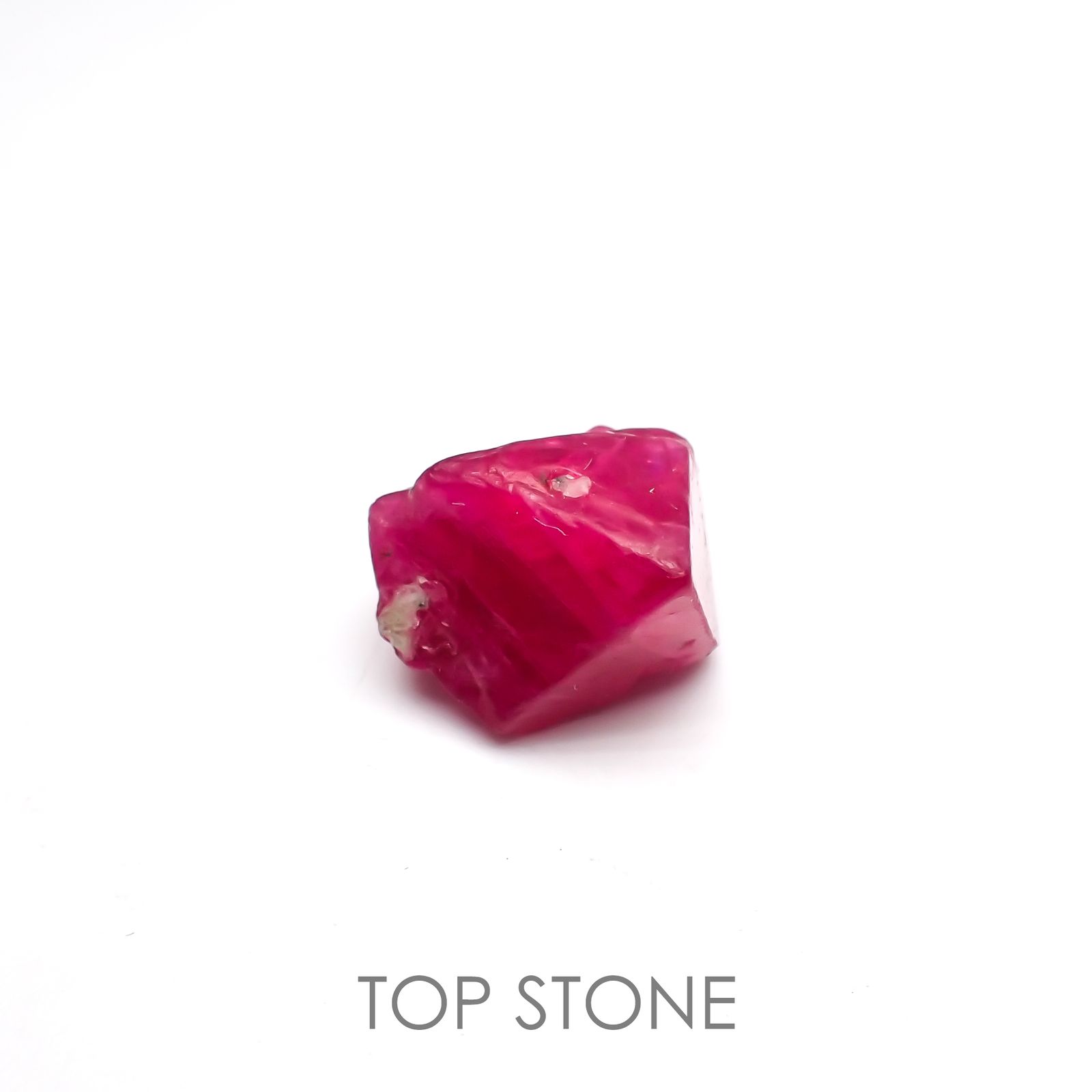 レッドスピネル(宝石名レッド・スピネル) タンザニア産 原石・結晶 13.061ct ソ付(彩珠)[20095394]15.5×13.6mm前後