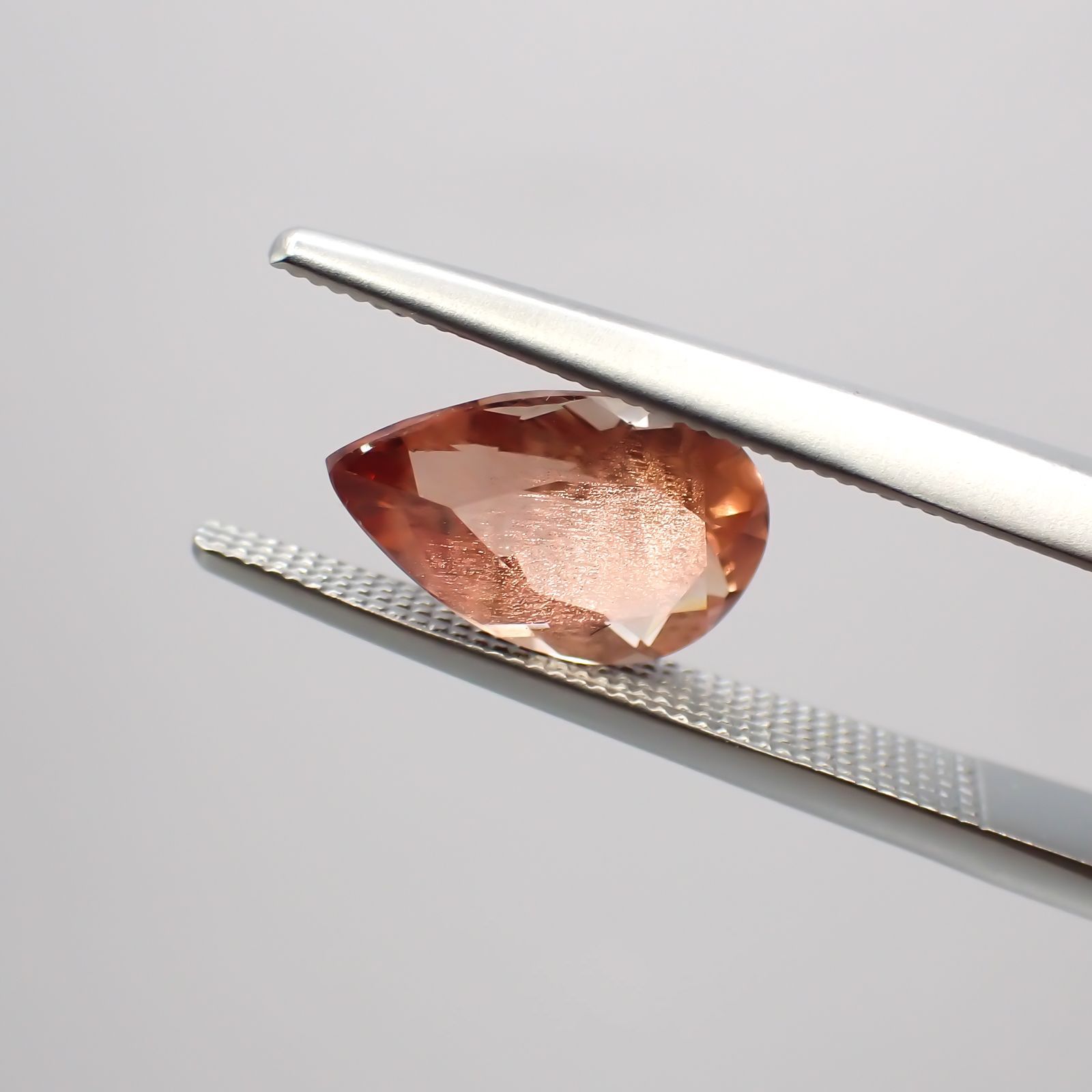 オレゴンサンストーン(宝石名ラブラドライト)アメリカ・オレゴン州産 1.66ct 識別済[230622270]10.5x6.7mm前後