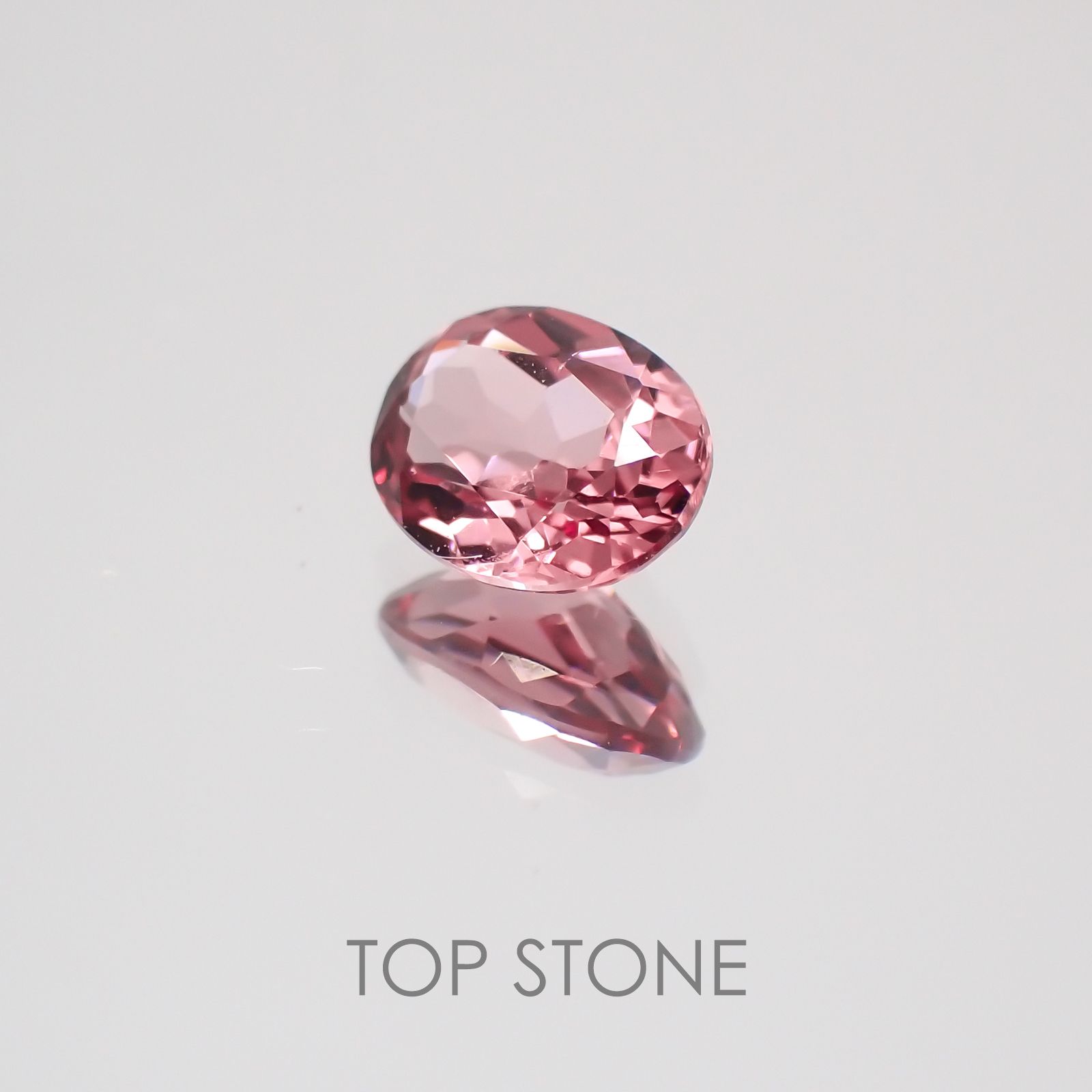 カラーチェンジマラヤガーネット タンザニア産 ルース 0.48ct[21059667]5.5×4.3mm前後