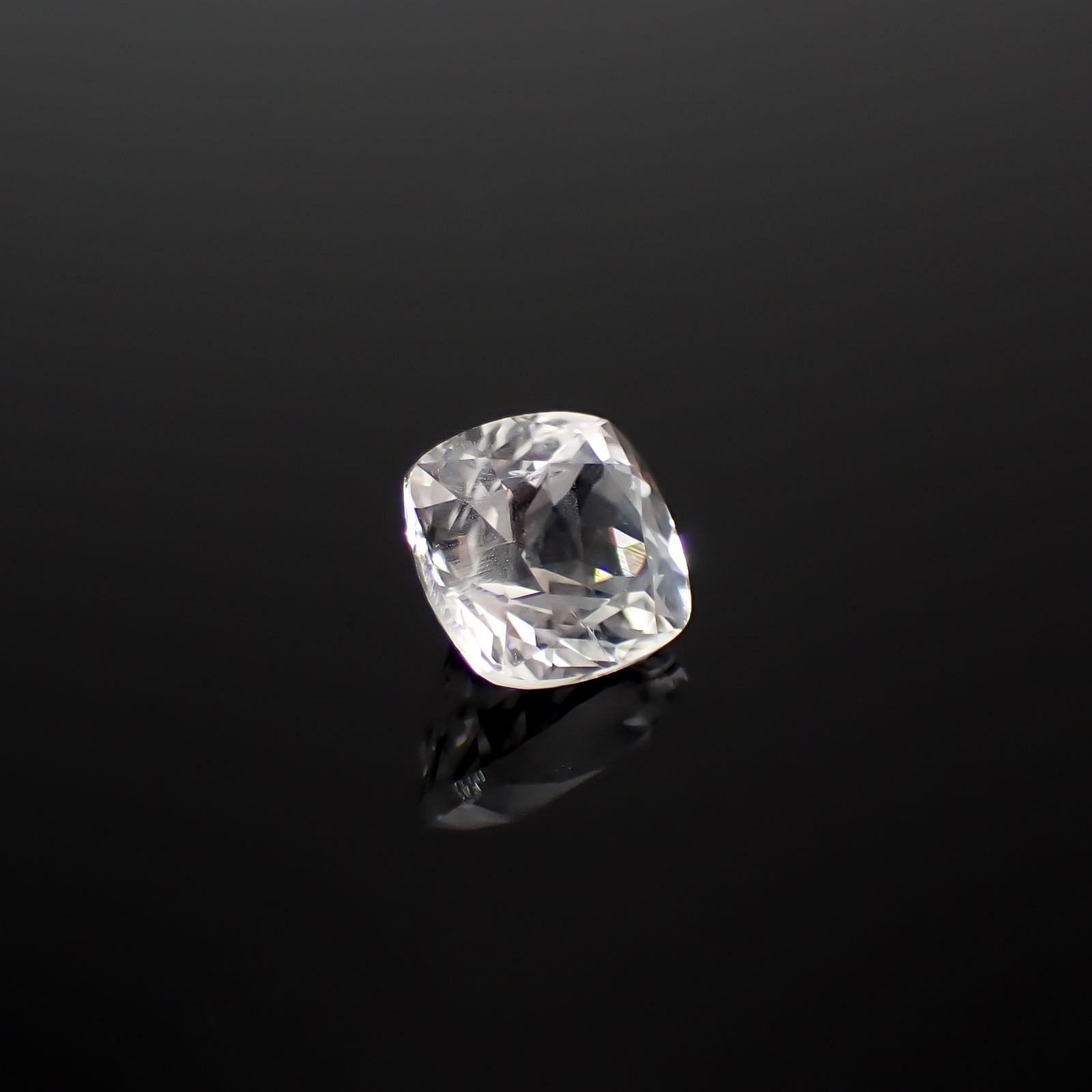 フェナカイト(宝石名フェナカイト)マダガスカル/ブラジル産 0.98ct 識別済[240628186]6.1x5.7mm前後