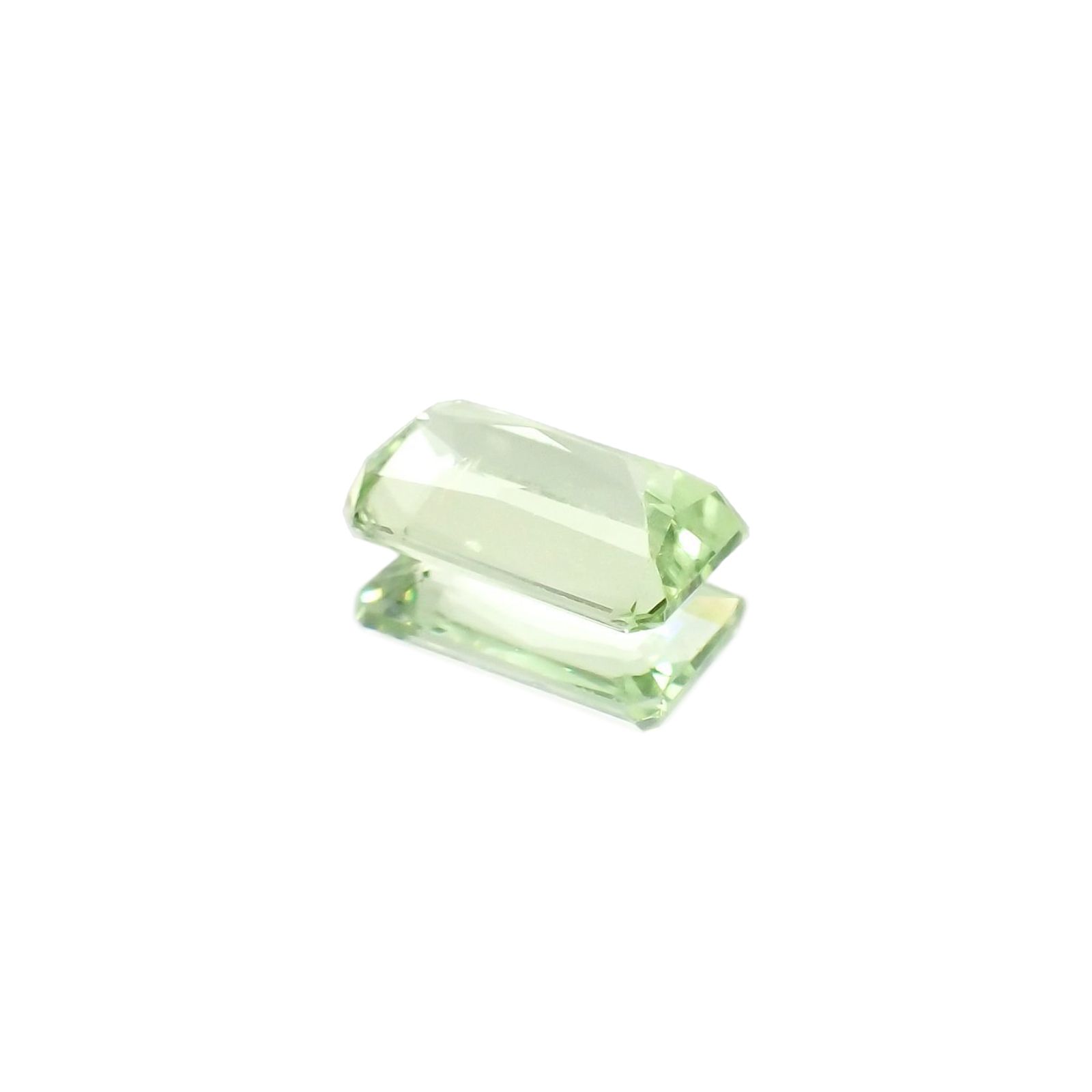 ミントガーネット(宝石名グリーン グロッシュラー・ガーネット)タンザニア・メレラニ鉱山産 識別済 1.26ct / 8x4.7mm前後 [251022257]