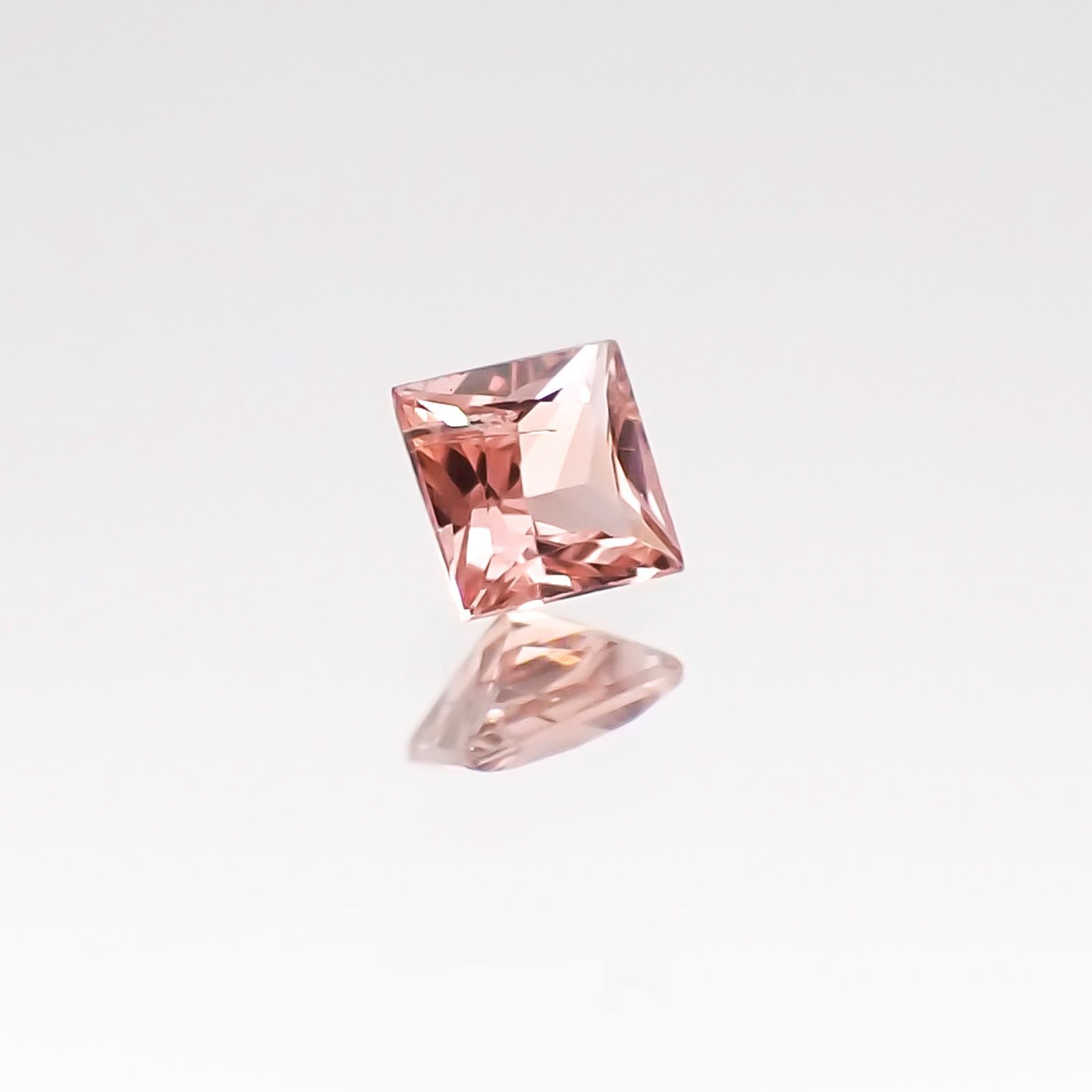 ◇プリンセスカット◇パパラチャサファイア スリランカ産 ルース 0.089ct ソーティング付き[20106946]2.46×2.42mm前後