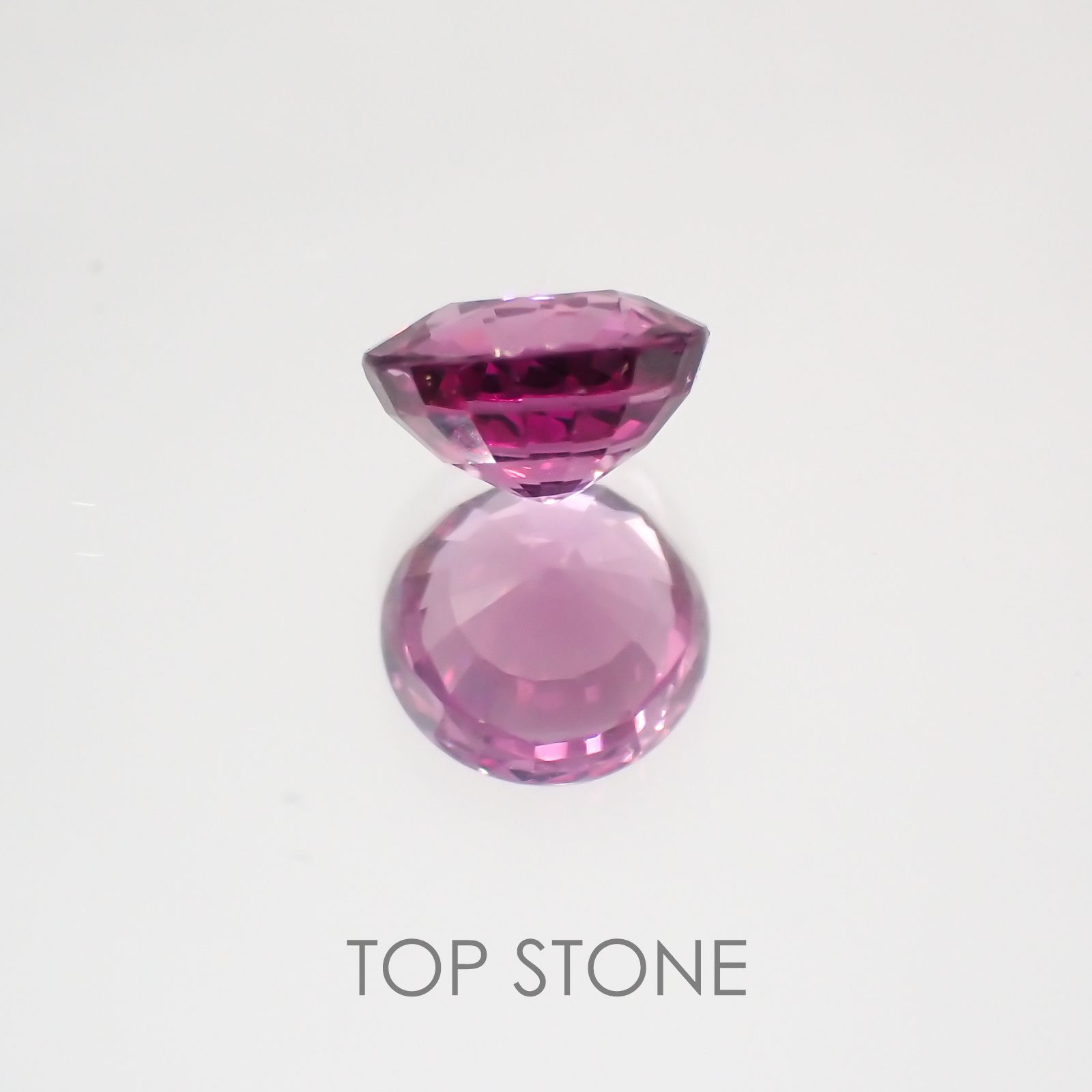 ロードライトガーネット(宝石名ガーネット) ブラジル産 0.79ct 識別済[21059679]5.4×5.4mm前後