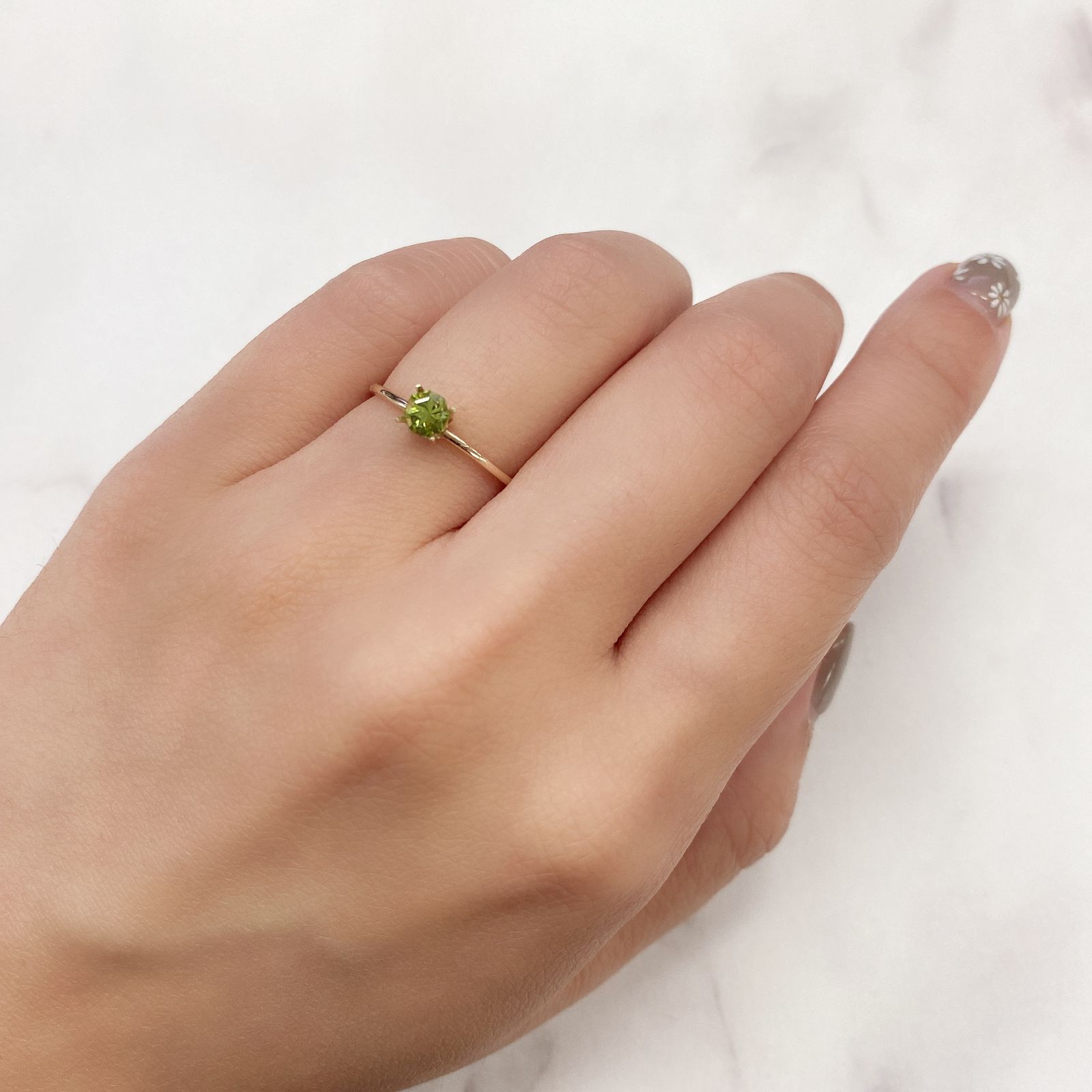 ◇オクタゴンカット◇ペリドット(宝石名ペリドット) パキスタン産 0.37ct 識別済[210913104]4×3.9mm前後