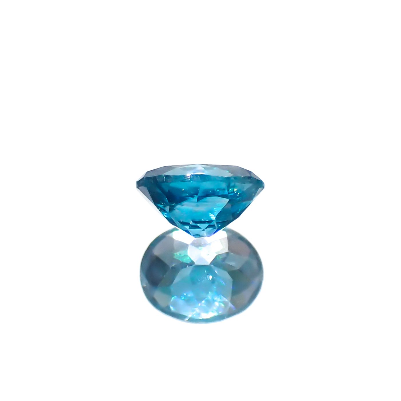 ブルージルコン カンボジア産 0.56ct[240728510]5.1x4.1mm前後