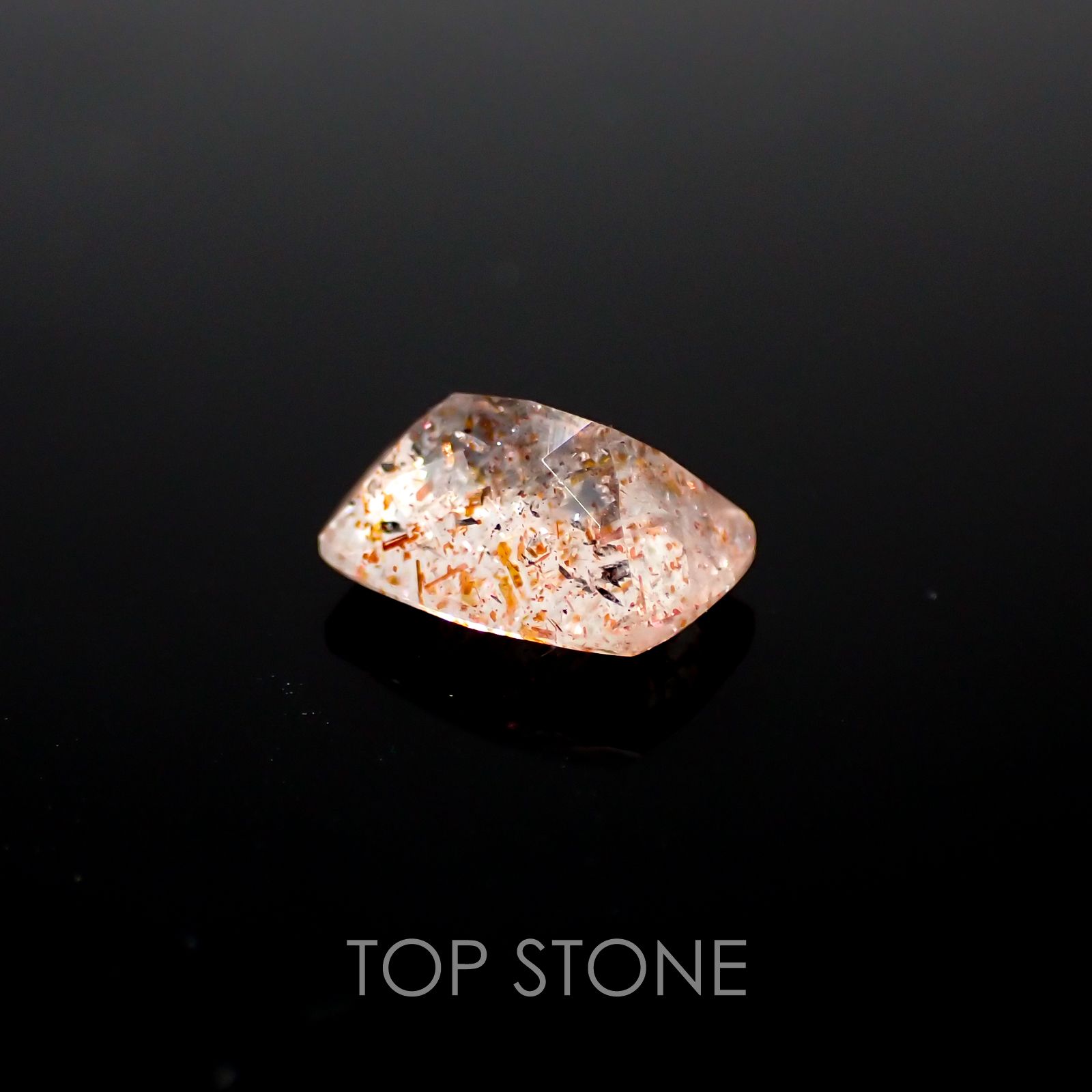 イリュージョンサンストーン タンザニア産 ルース 1.69ct[210310199]8.8×6.6mm前後