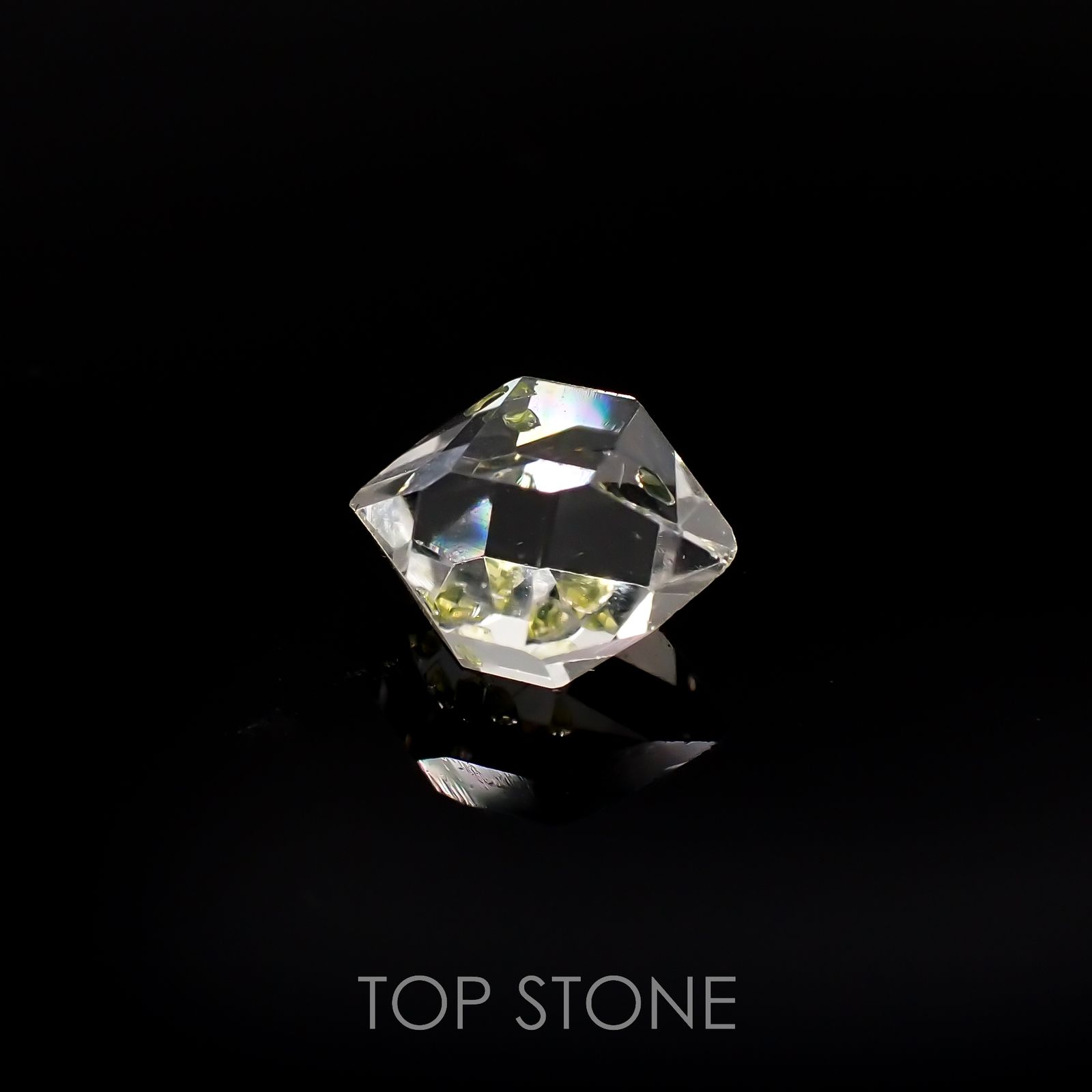 オイルインクォーツ 原石 パキスタン産 2.00ct[220917864]9.3x7.4mm前後