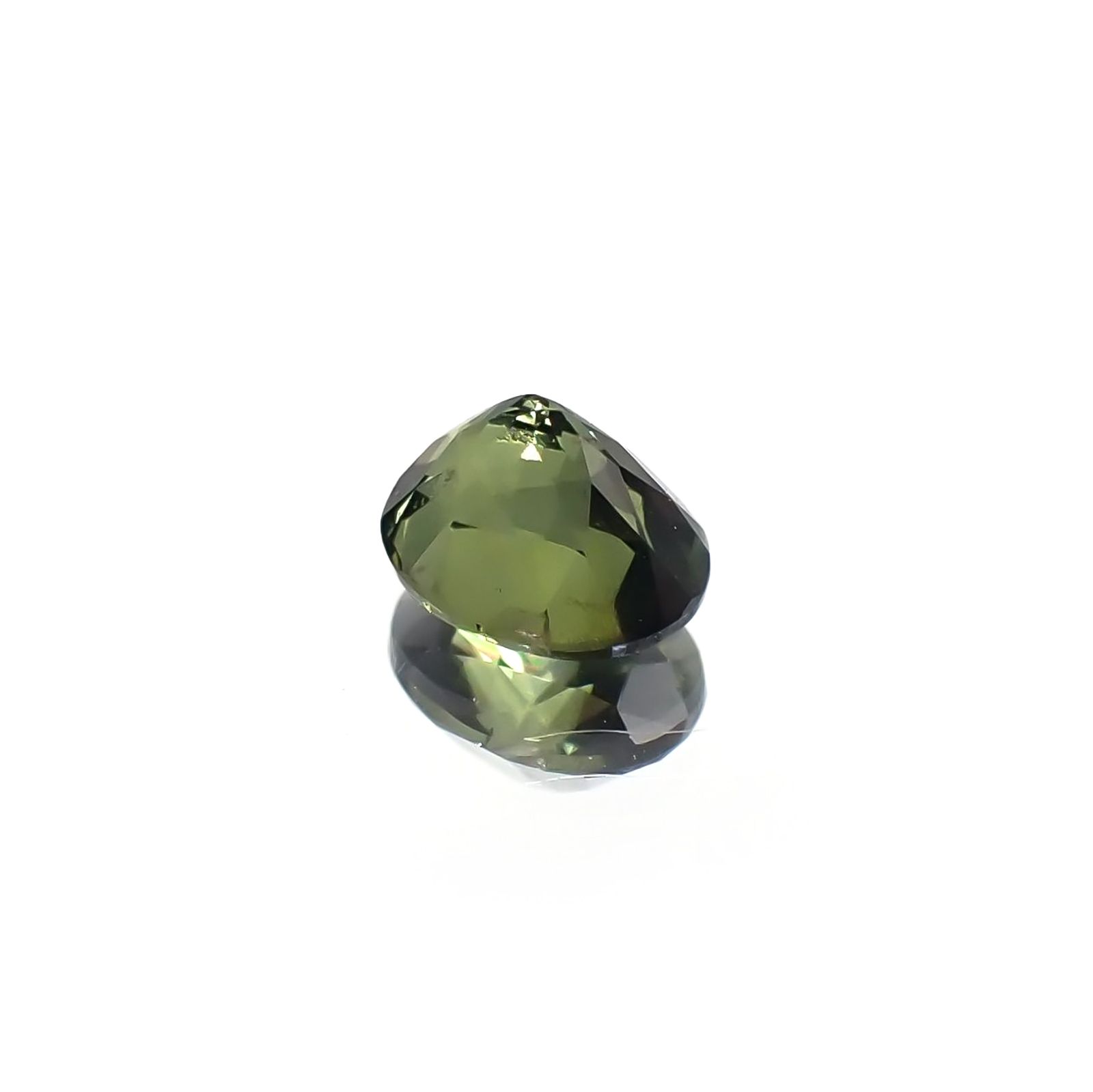 ゴールドシーンサファイア 非加熱(宝石名シーン・サファイア) ケニア産 識別済 0.54ct / 5x4mm前後 [260812071]