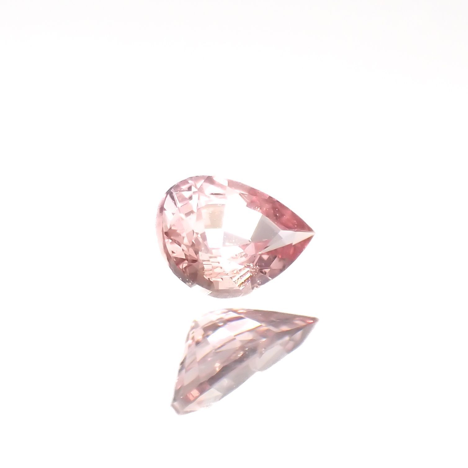 パパラチャサファイア(宝石名サファイア/別名パパラチャ・サファイア)スリランカ産 0.096ct ソ付(日独)[221219641]3.41x2.43mm前後