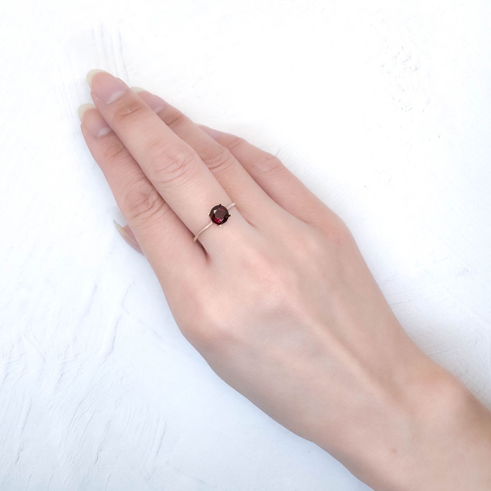 アントヒルガーネット(クロムパイロープガーネット) アメリカ・アリゾナ州産 0.85ct / 5.9x6mm前後 [251131338]