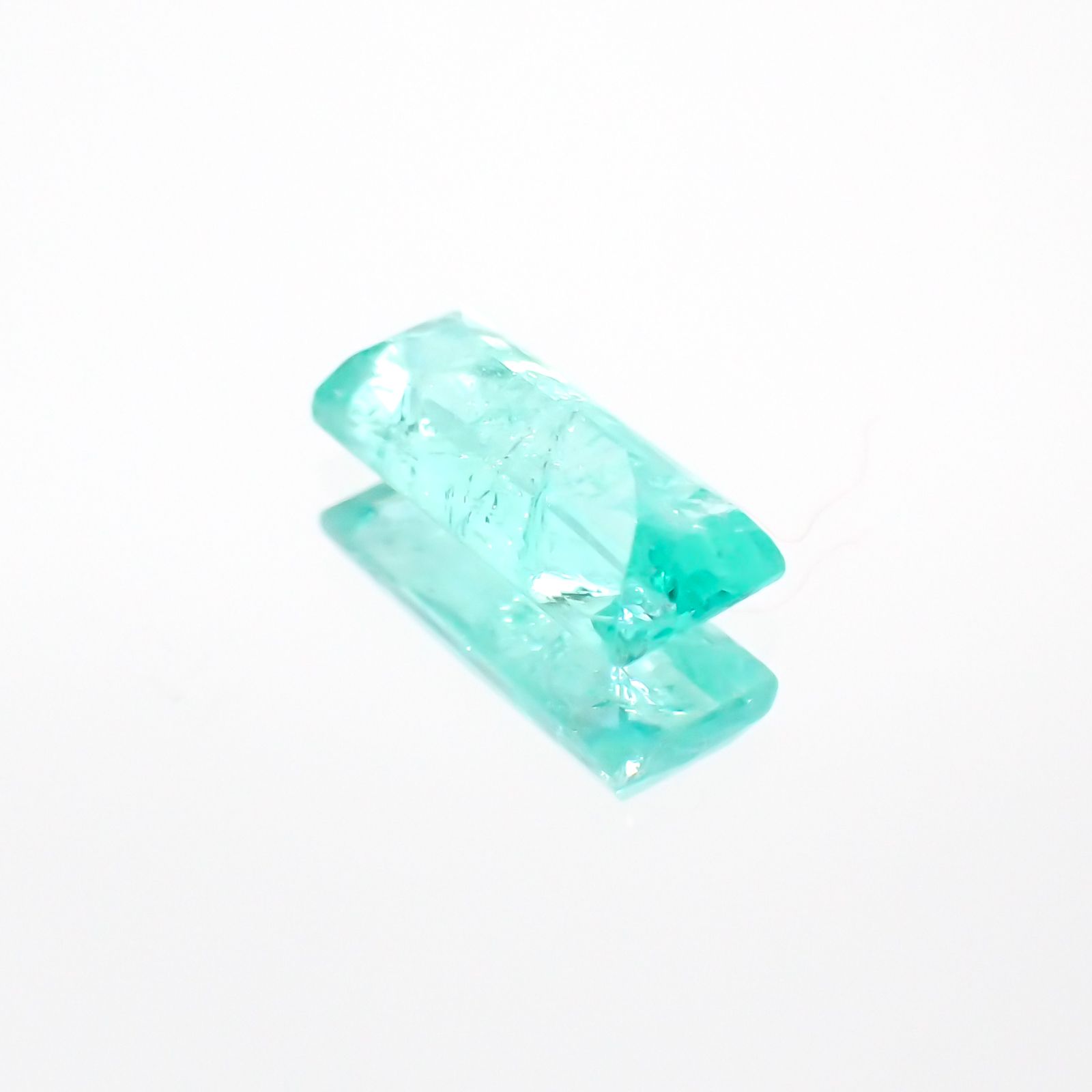 パライバトルマリン モザンビーク産 ルース 0.78ct[21017748]8.1×3.5mm前後