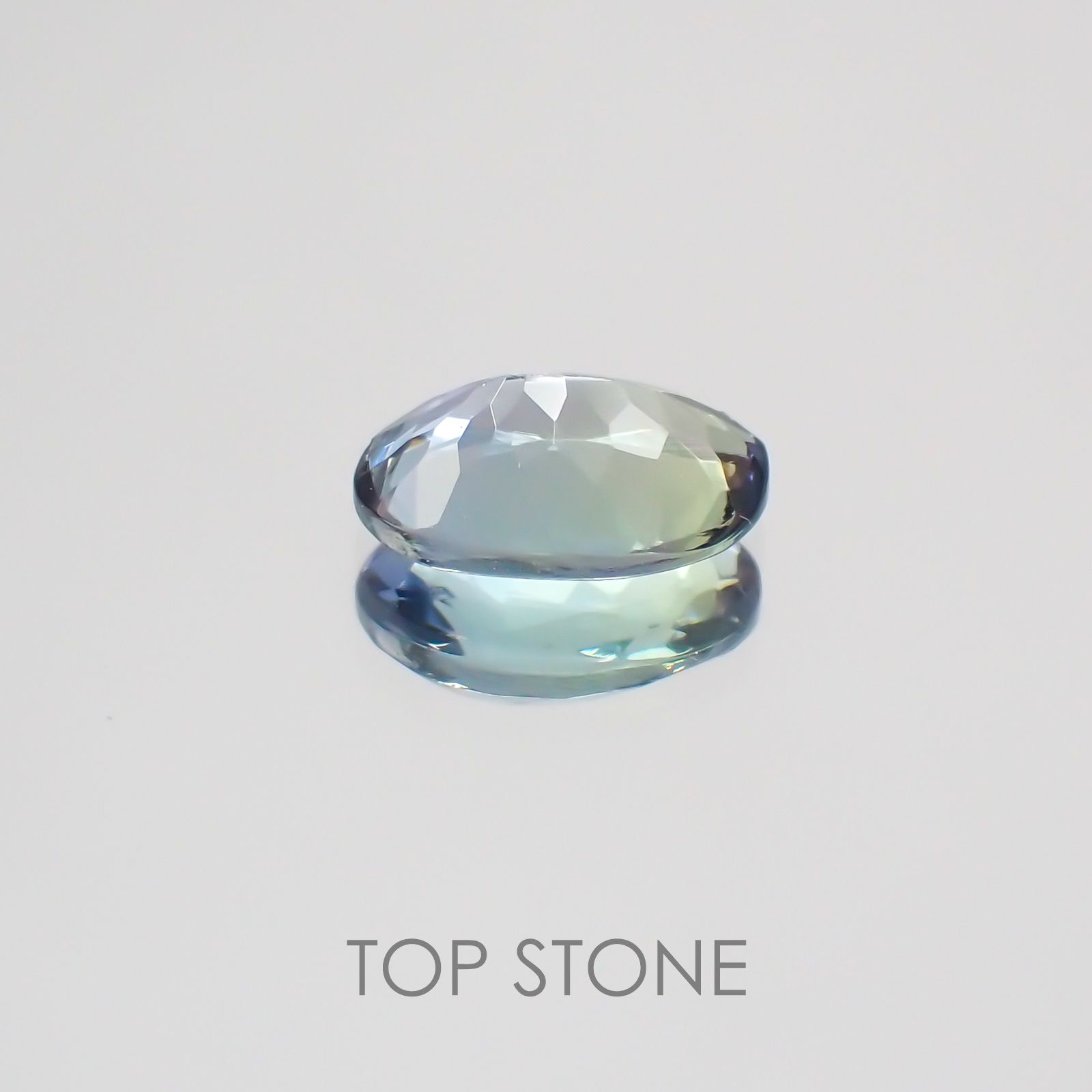 パーティーカラータンザナイト タンザニア産 ルース 0.78ct[210210054]7×4.9mm前後