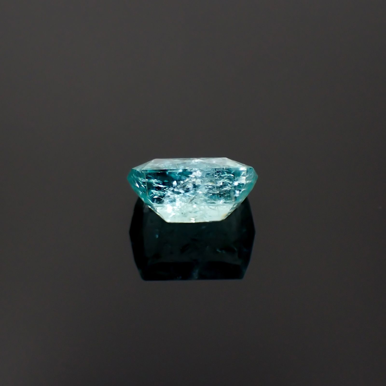 ◇カスタムカット◇パライバトルマリン モザンビーク産 8.89ct / 15.1x11.5mm前後 [230622508]