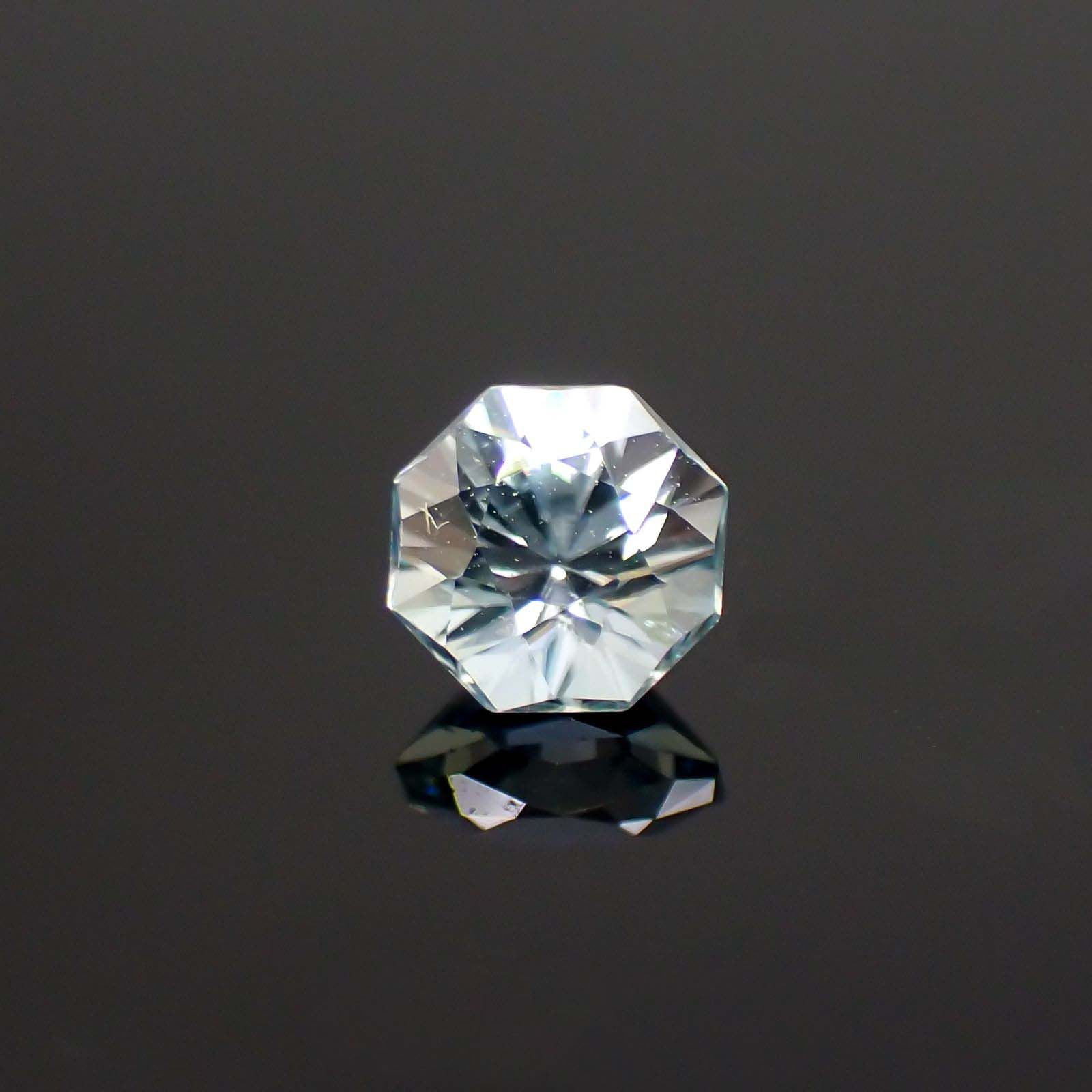 ◇オクタゴンカット◇アイスブルージルコン(宝石名ジルコン)カンボジア産 0.77ct 識別済[220716829]4.8x4.8mm前後