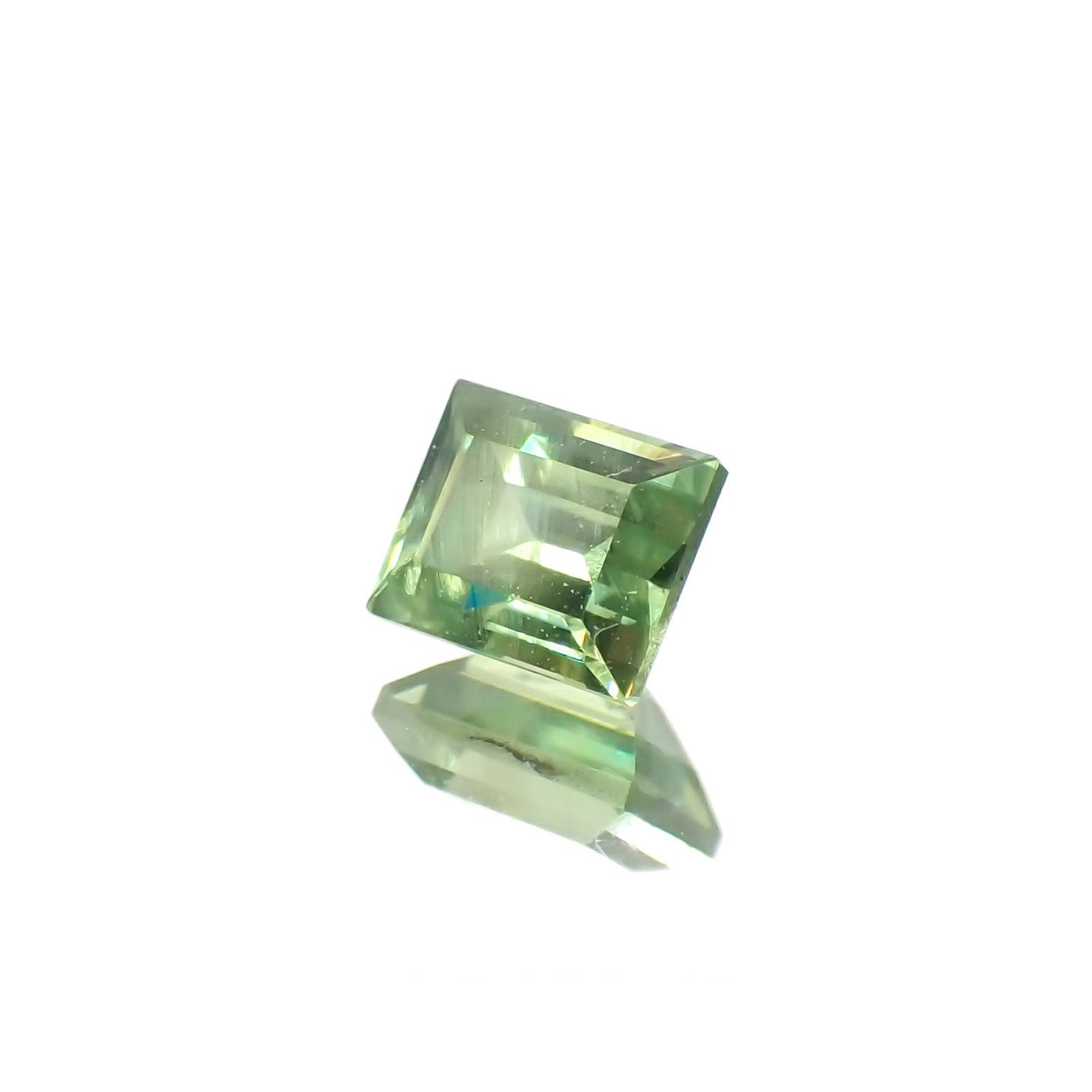 デマントイドガーネット ロシア産 0.39ct [220917680]4.1x3.3mm前後