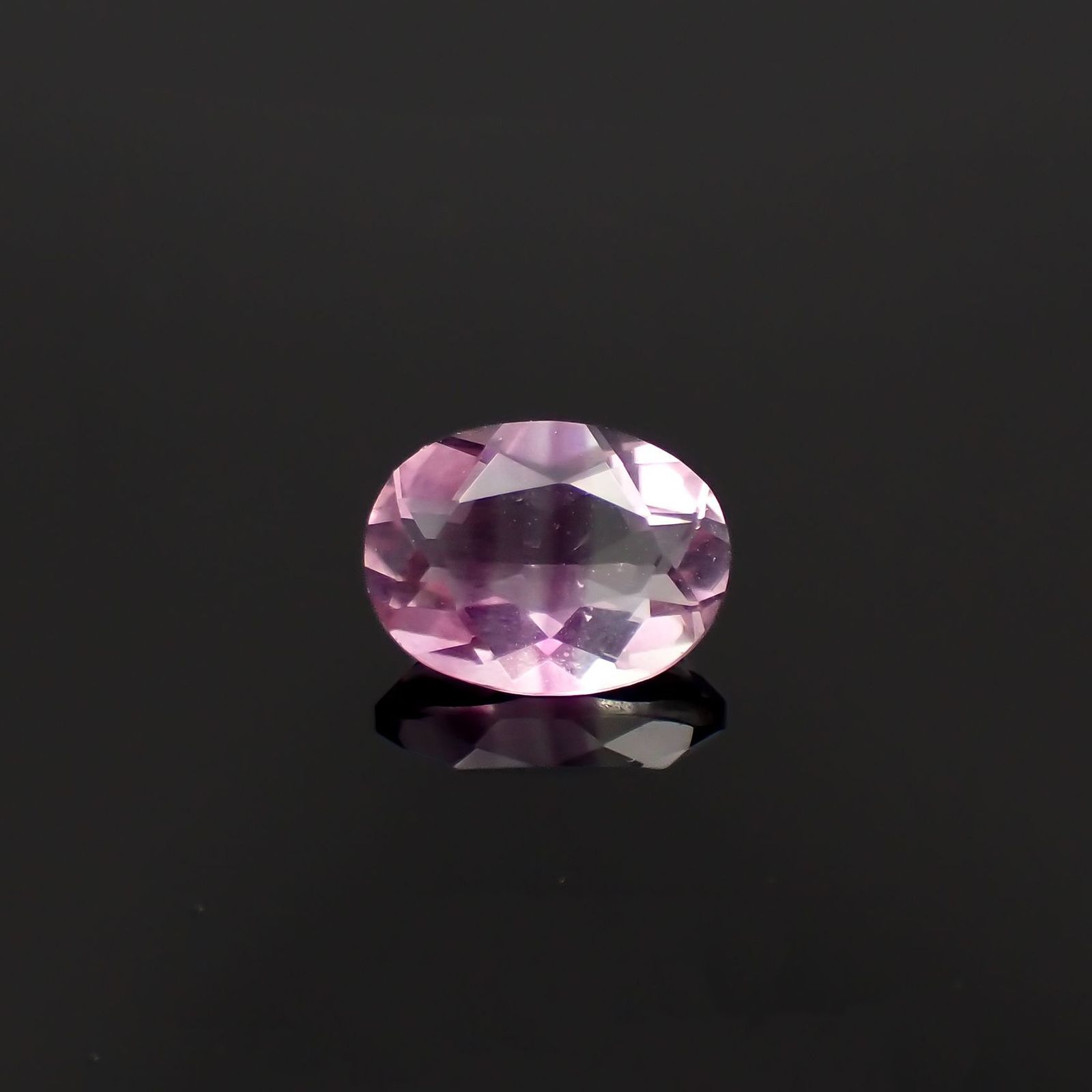 バイカラーフローライト 中国産 1.40ct / 8.1x6.1mm前後 [260120177]