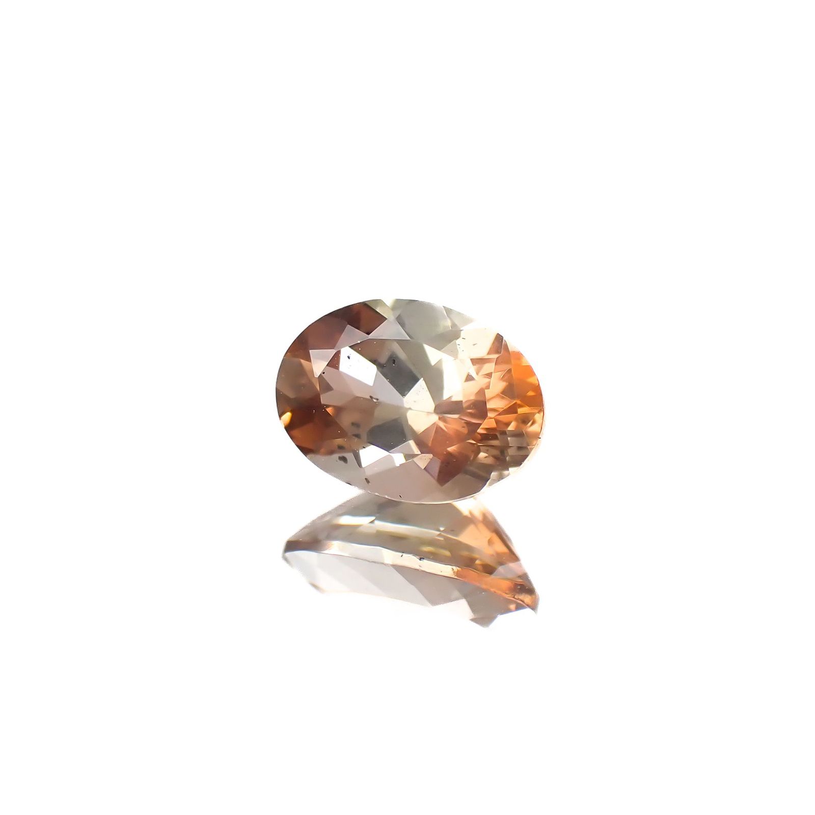 バイカラーアンダリュサイト(宝石名アンダリュサイト)スリランカ/マダガスカル産 0.85ct 識別済[220917585]7.1x5.1mm前後