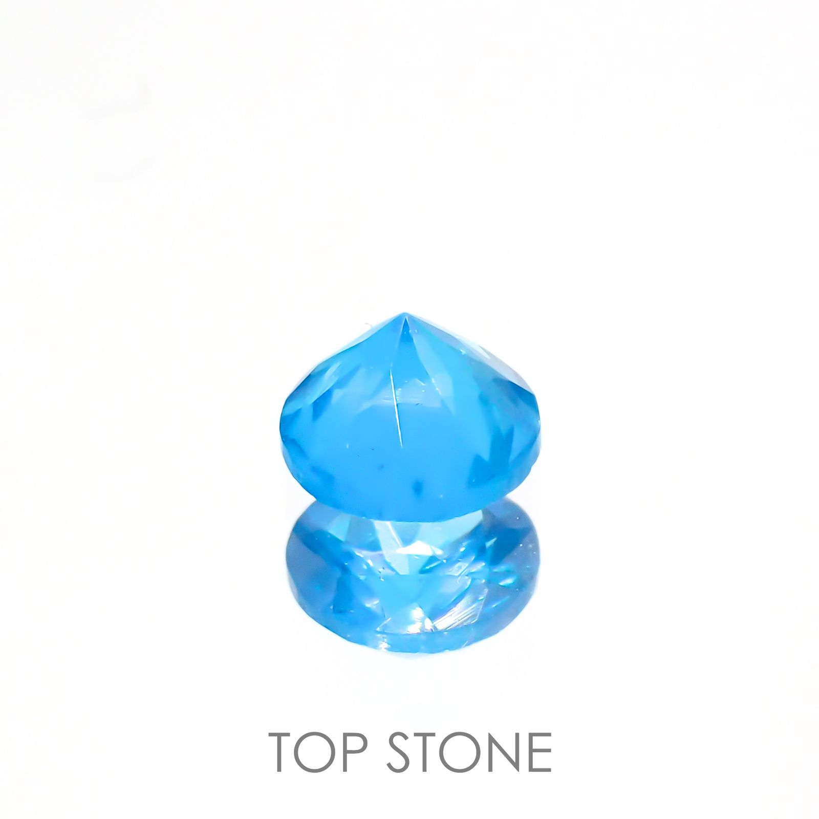 ネオンブルーアパタイト(宝石名アパタイト) マダガスカル産 0.50ct 識別済[210913047]4.9×4.9mm前後