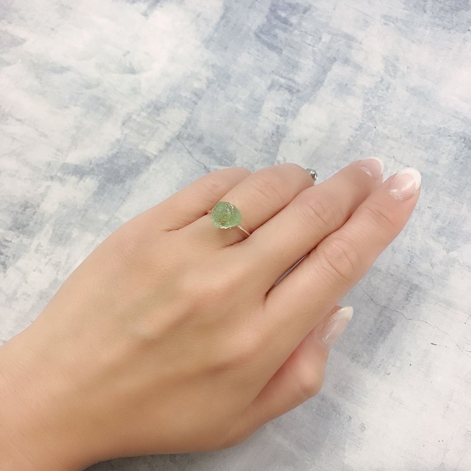 バナジウムコーネルピン原石(宝石名コーネルピン)タンザニア・タンガ州産 3.65ct 識別済[220716909]7.9x8.8mm前後