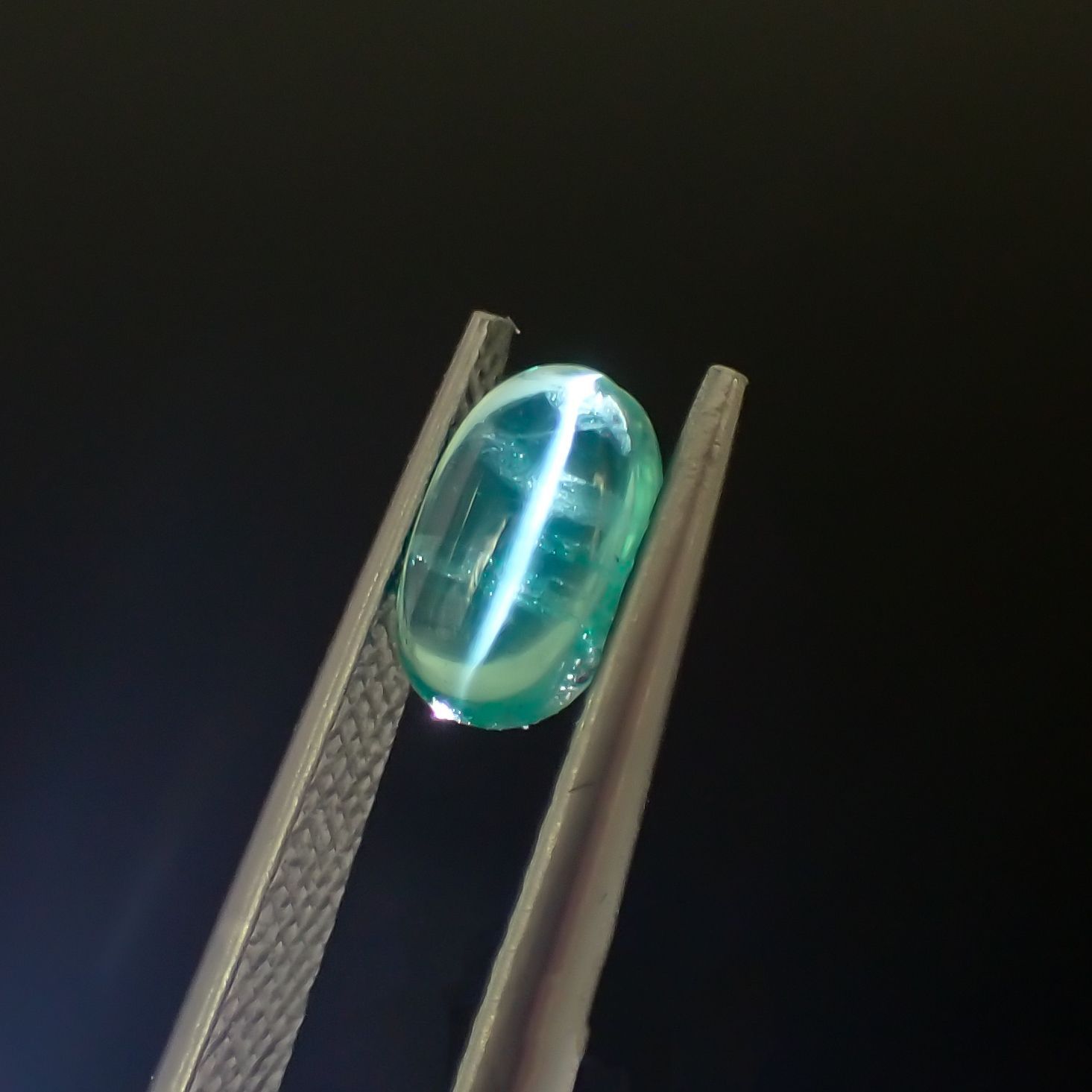 エメラルドキャッツアイ(宝石名エメラルド)コロンビア産 0.74ct 識別済[221018909]7x4.6mm前後
