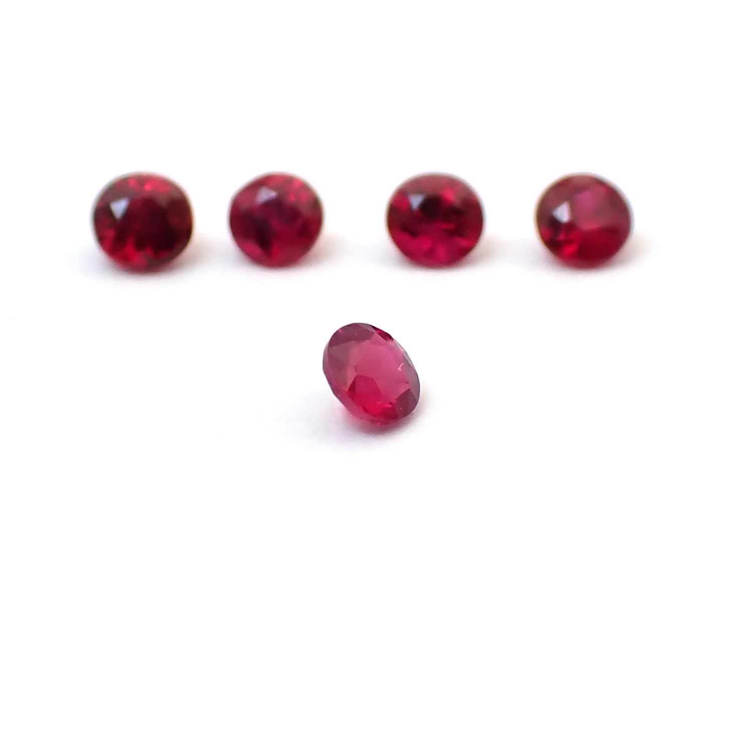 ルビー 5個セット タイ/モザンビーク産 0.20ct(5pcs合計) / 2x2mm前後 [260532289]