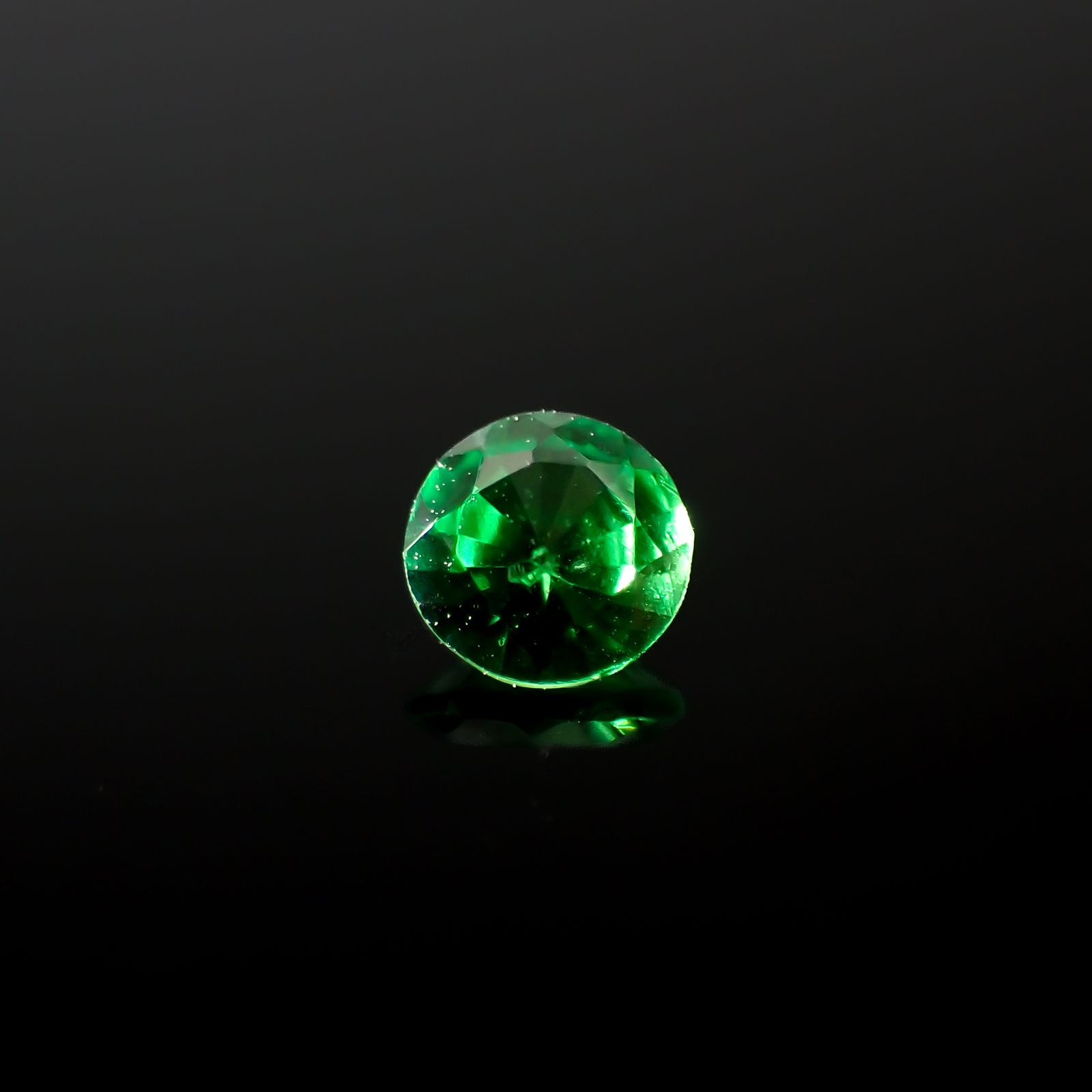 ツァボライト(宝石名グリーン グロッシュラー・ガーネット)タンザニア産 0.12ct 識別済[240226091]3x3mm前後