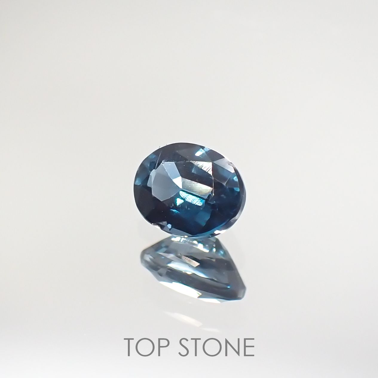 オーシャンブルーカイヤナイト インド産 ルース 0.46ct[210812353]5×3.9mm前後