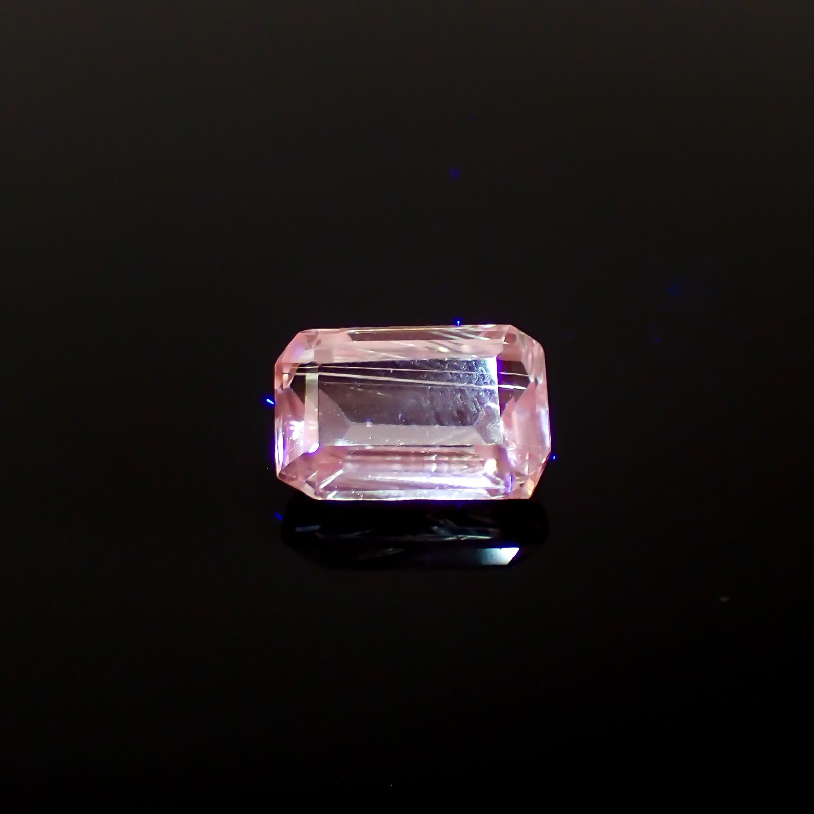 クンツァイト(宝石名クンツァイト)アフガニスタン産 1.83ct 識別済[231023871]8.6x5.7mm前後