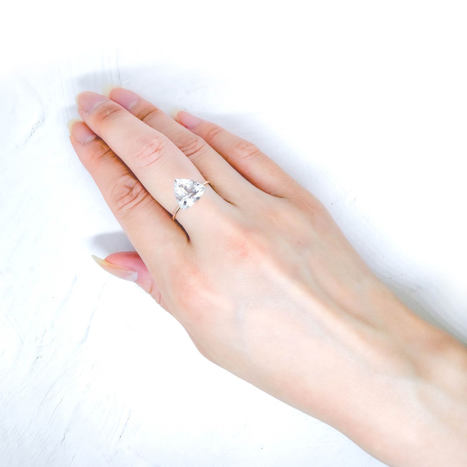 日本水晶 滋賀県田上山大谷河原産 3.29ct / 10.4x10.7mm前後 [260632419]