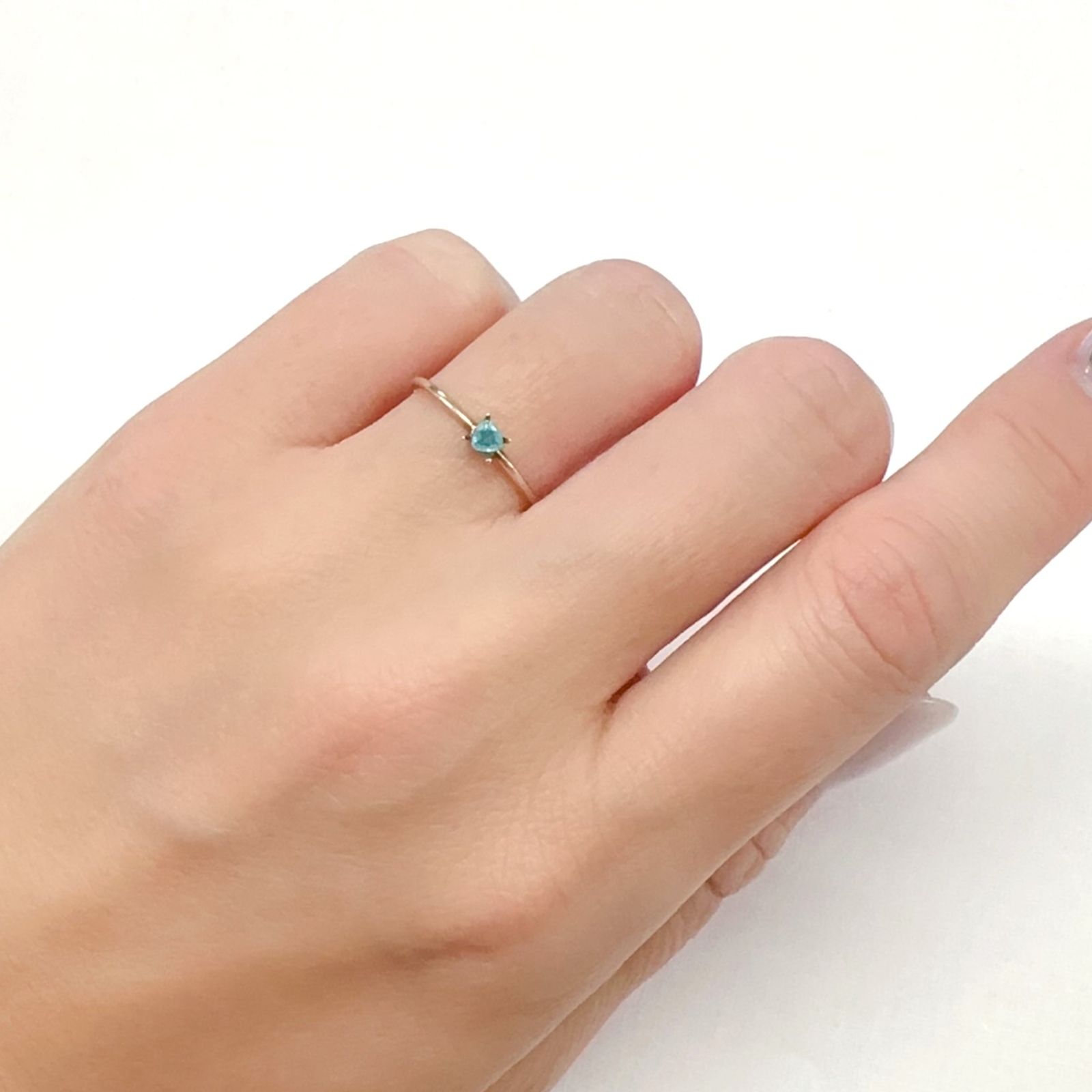 パライバトルマリン ブラジル・パライバ州バターリャ鉱山産 0.068ct[231225248]2.8x2.8mm前後