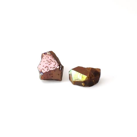 レインボーガーネット原石2個セット 日本・奈良県産 16.15ct(2pcs合計) / 12.8-13.5x6.6-10.5mm前後 [260432078]