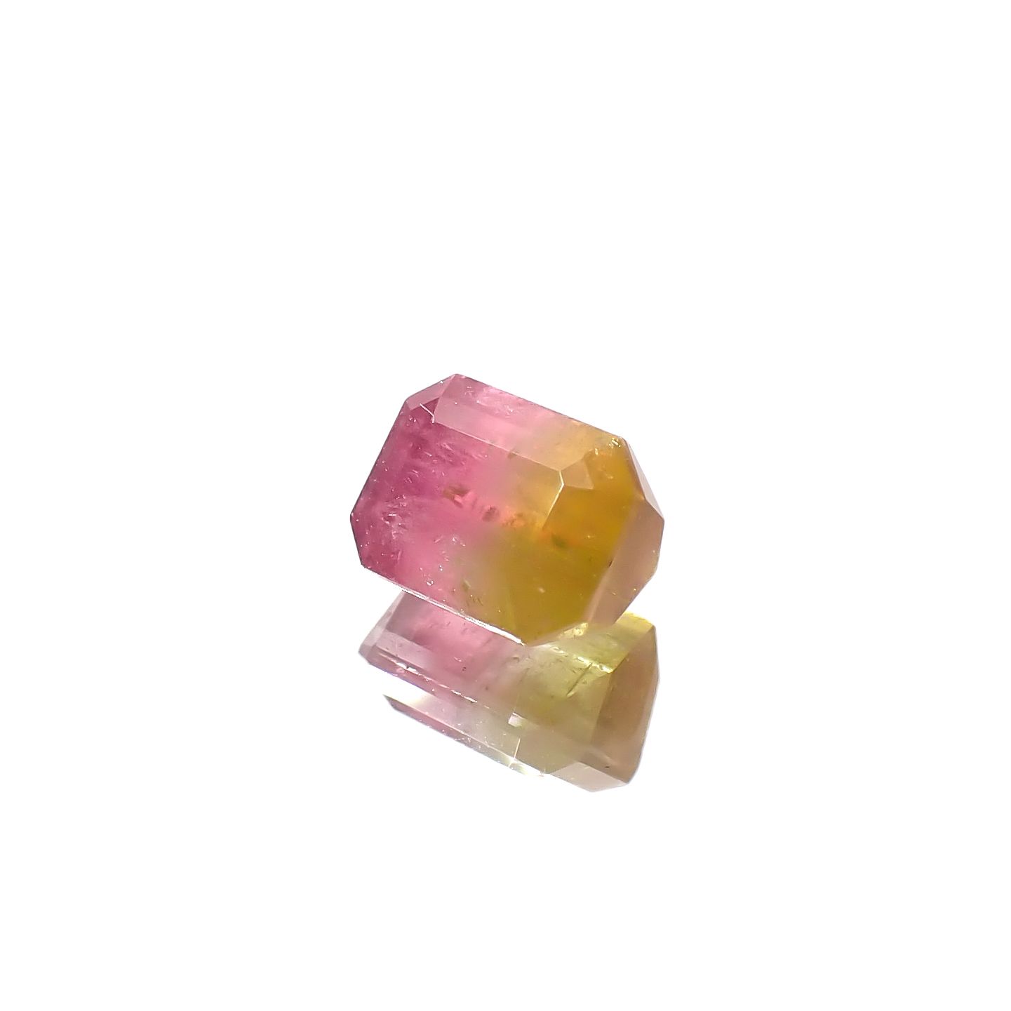 バイカラートルマリン アフガニスタン産 0.68ct [241029405]5.3x4mm前後