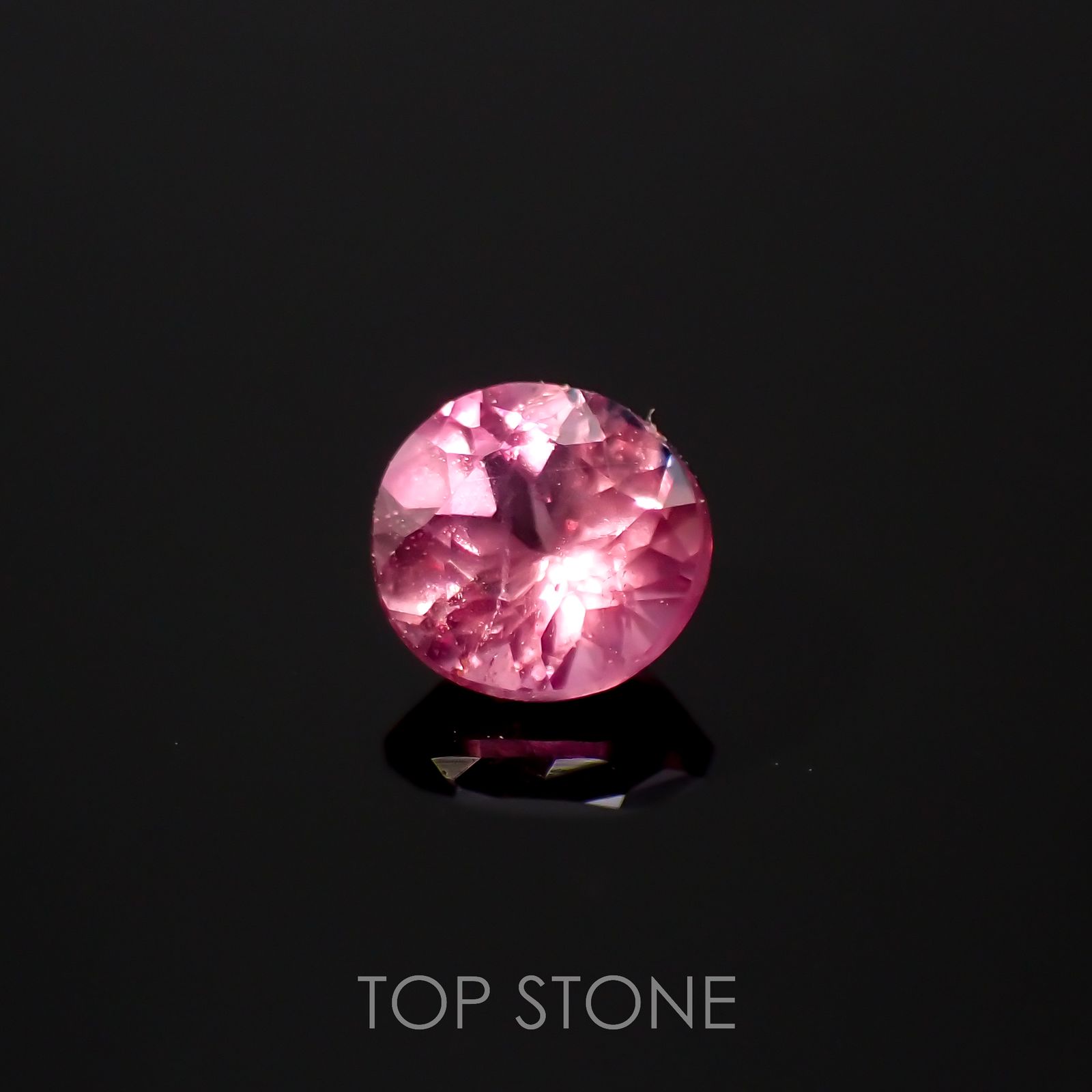 ピンクサファイア(宝石名サファイア)タンザニア・ウィンザー産 0.22ct 識別済[220616162]3.4x3.3mm前後