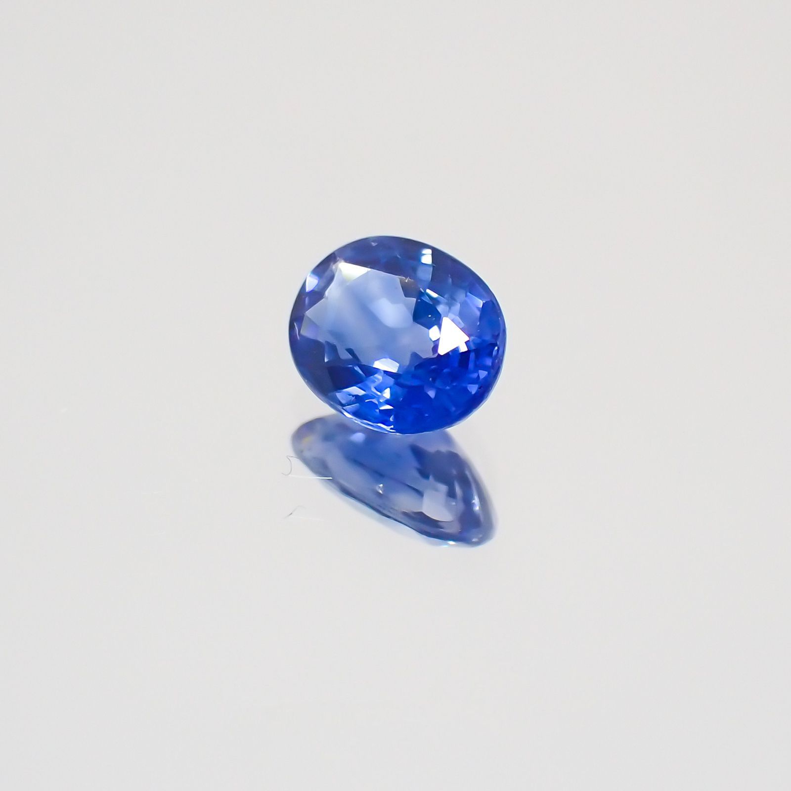 サファイア マダガスカル・スリランカ産 ルース 0.42ct[21028709]5.1×4mm前後