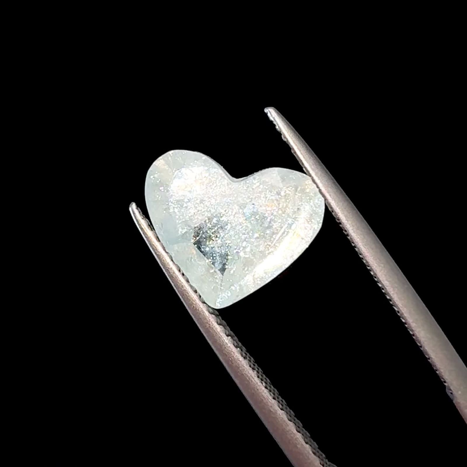 イリデッセンスアクアマリン ブラジル産 2.67ct / 9.3x11.3mm前後