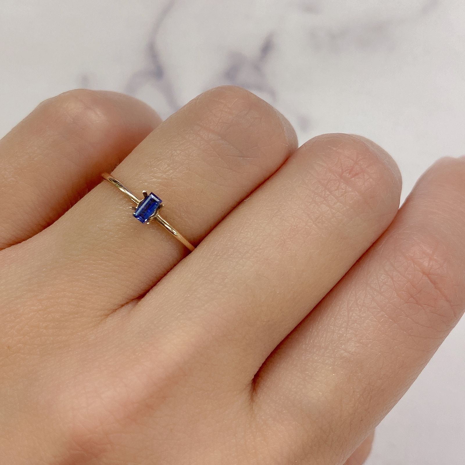 ベニトアイト(宝石名ベニトアイト) アメリカ・カリフォルニア産 0.099ct 識別済[20129265]3.9×1.9mm前後
