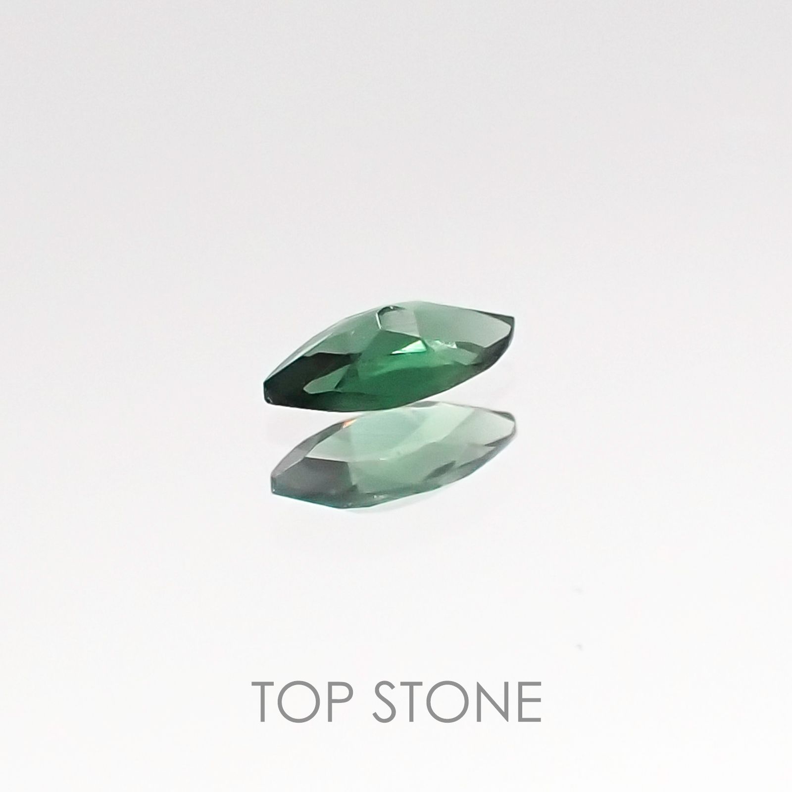 カラーチェンジガーネット(アレキタイプ) マダガスカル・ベキリー産 ルース 0.098ct[20106595]4.2×2.1mm前後