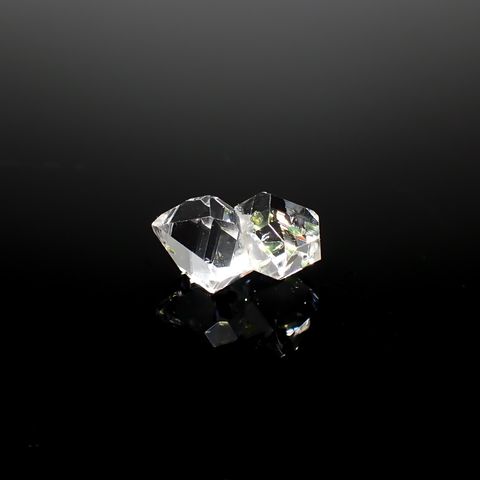 オイルインクォーツ原石 パキスタン産 2.28ct[240828665]11.2x8.8mm前後