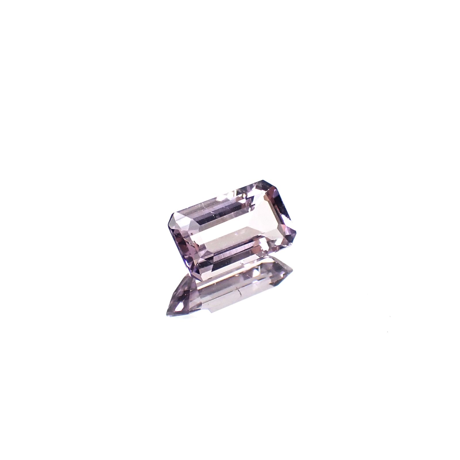 マリアライト フルオレッセンス(宝石名スキャポライト)スリランカ産 0.64ct 識別済[250330046]7.2x4.1mm前後