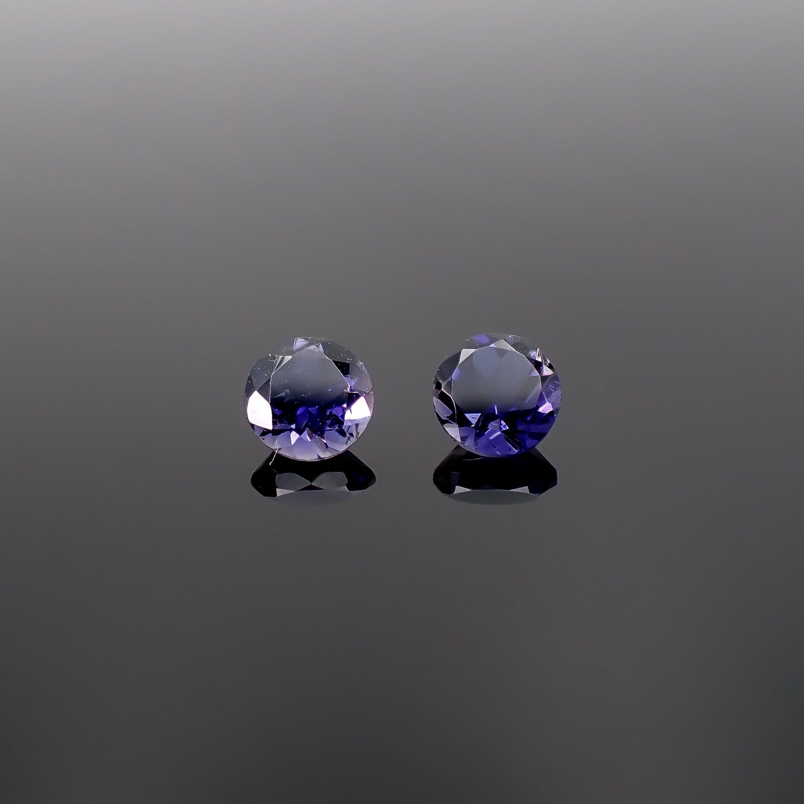 ◇ペアセット◇アイオライト タンザニア産 0.84ct(2pcs合計) / 5x5mm前後 [260231765]