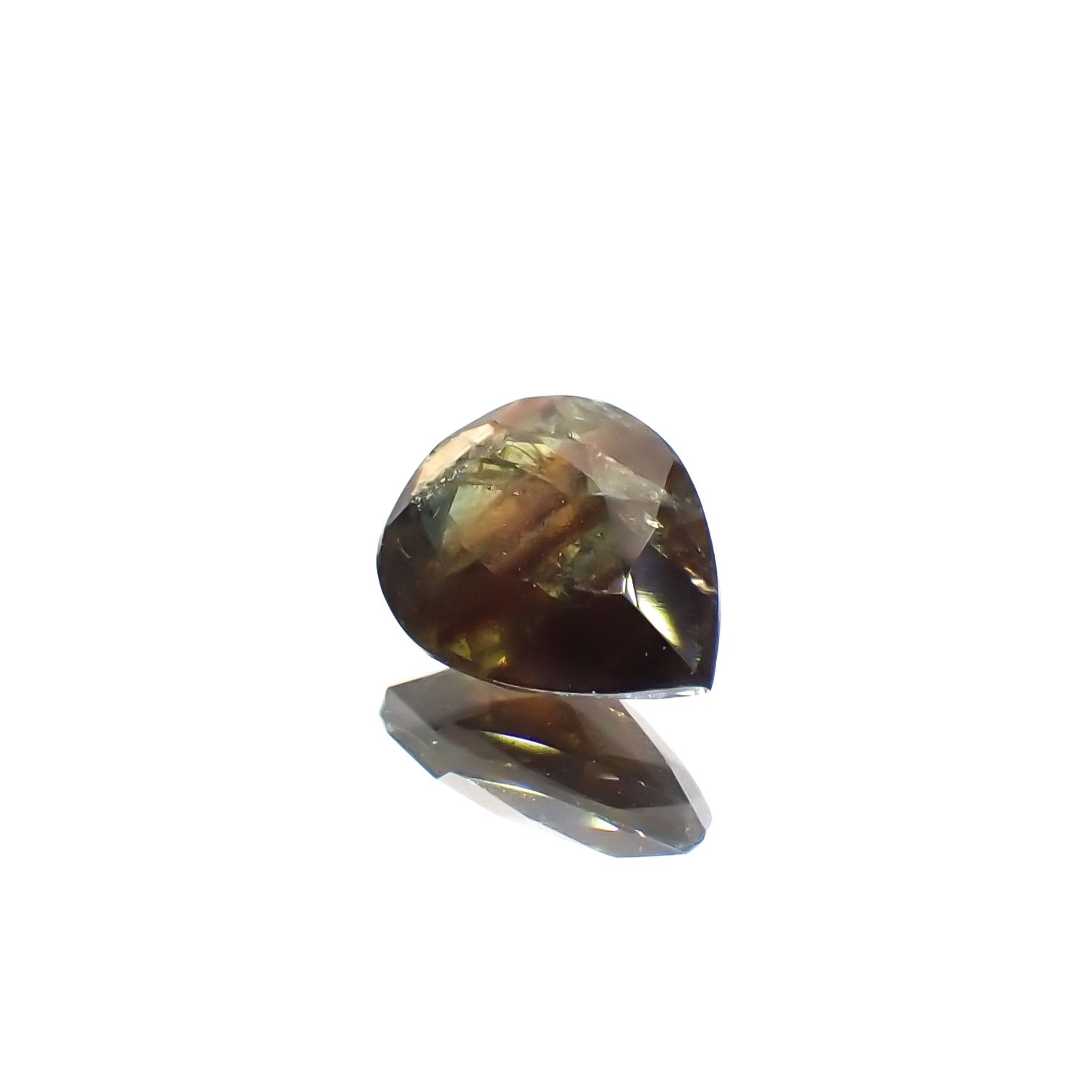 ゴールドシーンサファイア非加熱 ケニア産 0.83ct[230321330]6.8x5.3mm前後