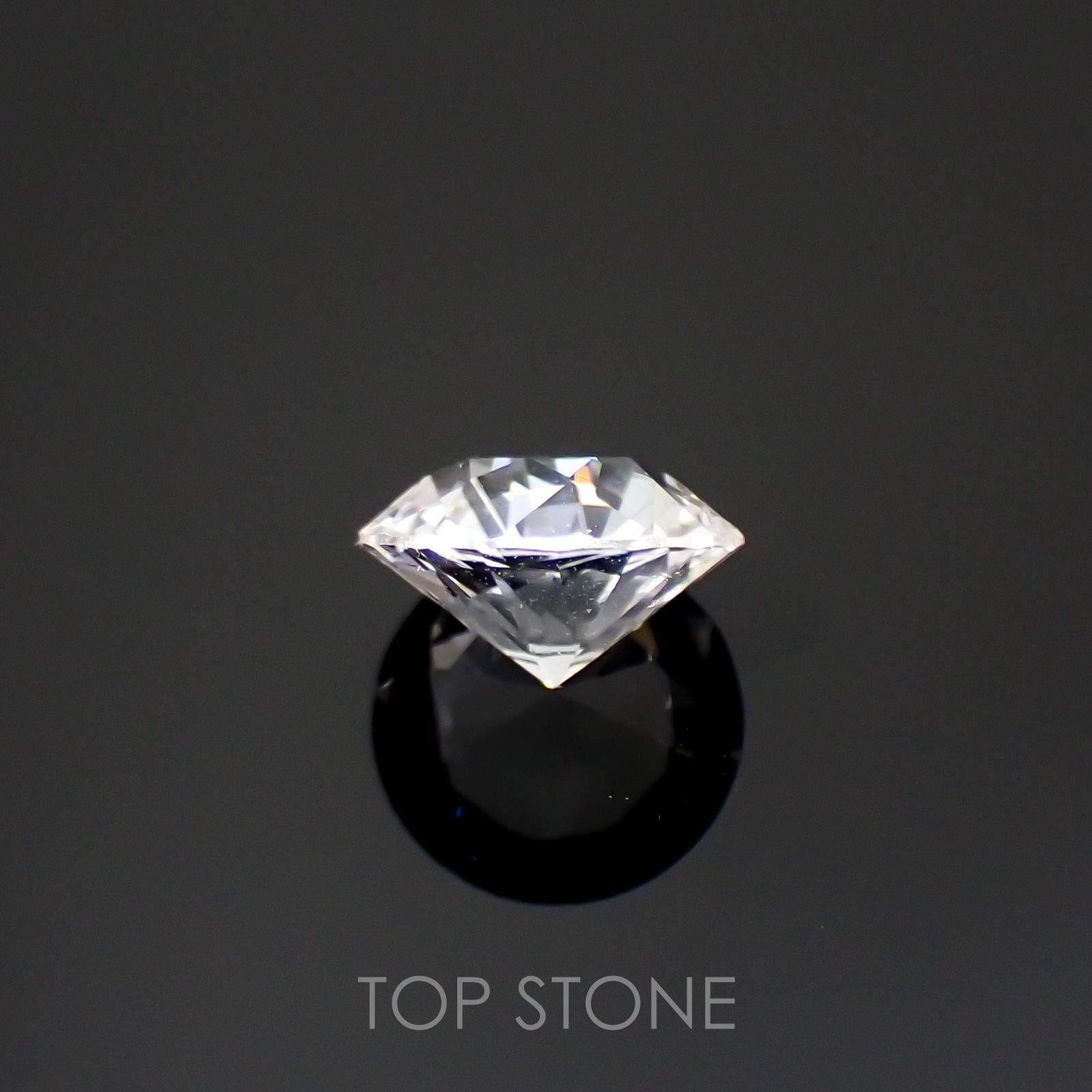 フェナカイト(宝石名フェナカイト)ブラジル産 0.84ct 識別済[220115173]6.5x6.5mm前後