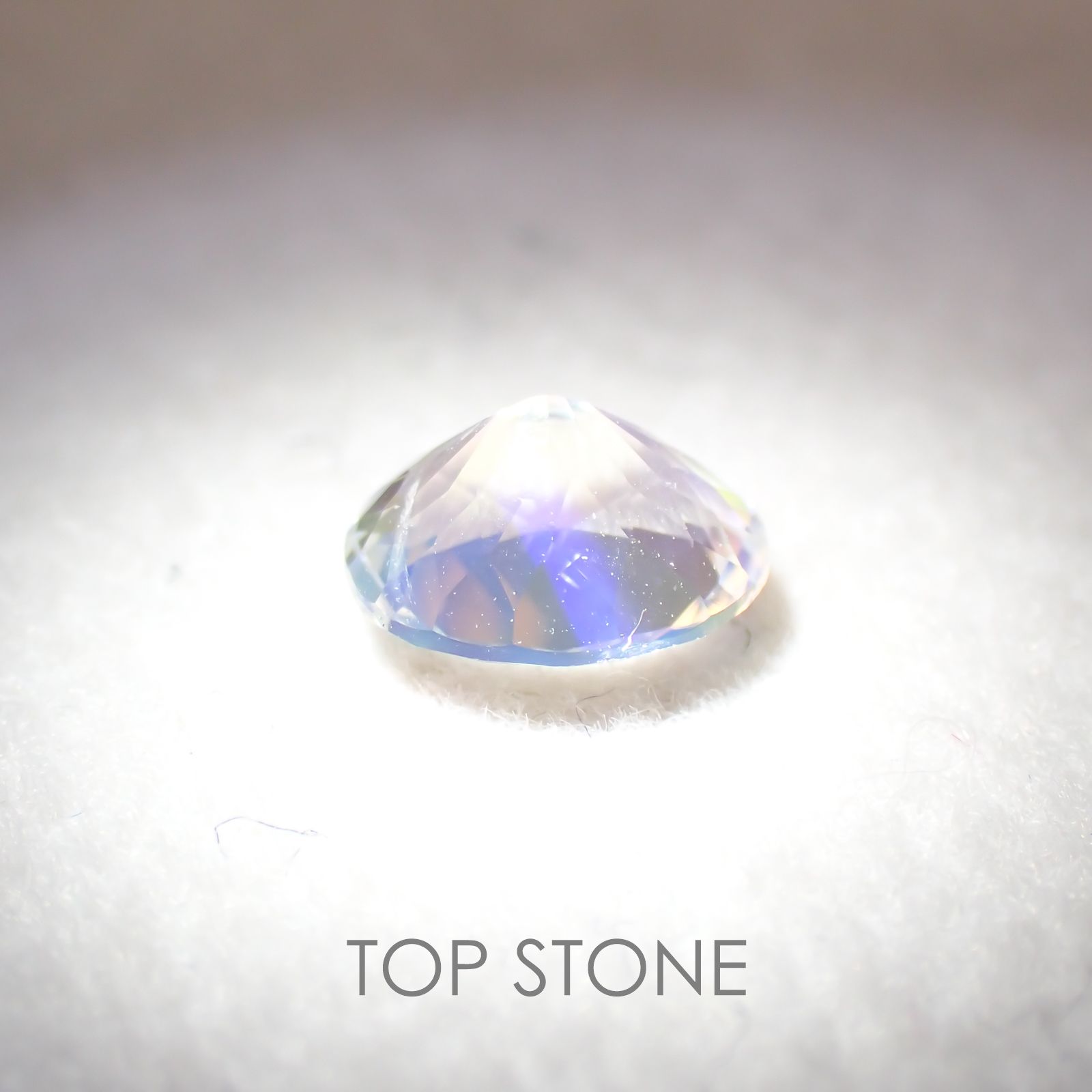 レインボームーンストーン(アンデシンラブラドライト) マダガスカル産 ルース 0.53ct[210310122]5.9×5mm前後