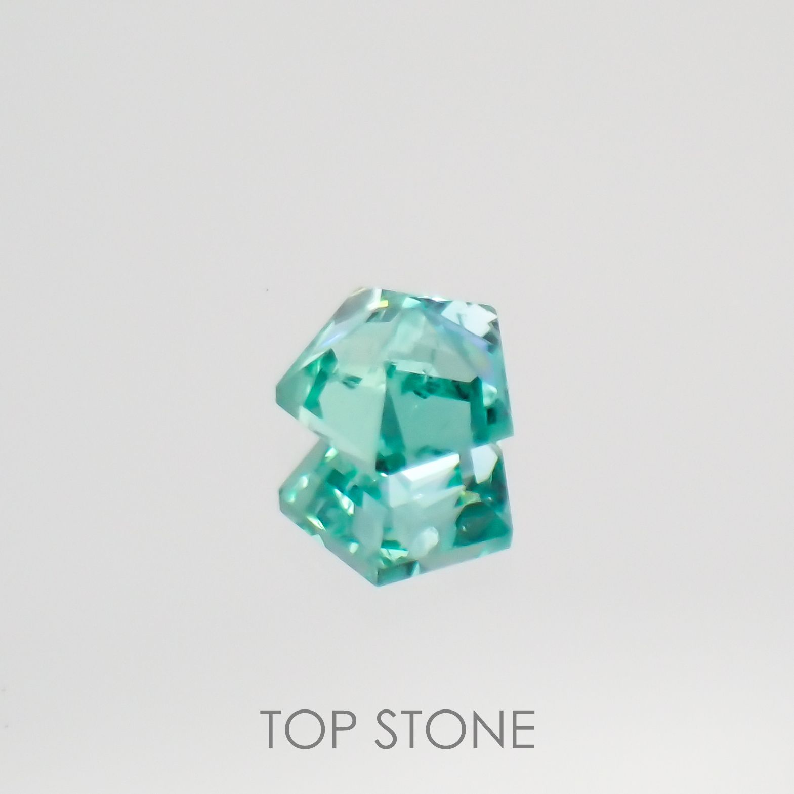 ◇ペンタゴンカット◇エメラルド ザンビア産 ルース 0.118ct[210611004]3.1×3.2mm前後