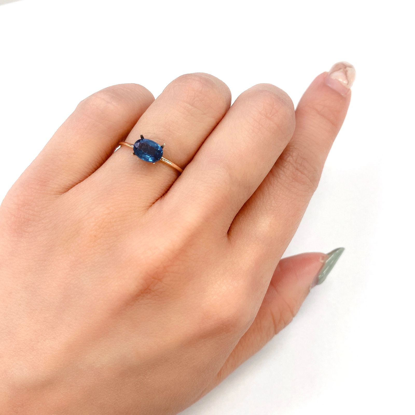 オーシャンブルーカイヤナイト インド産 ルース 0.89ct[210410518]6.8×4.9mm前後